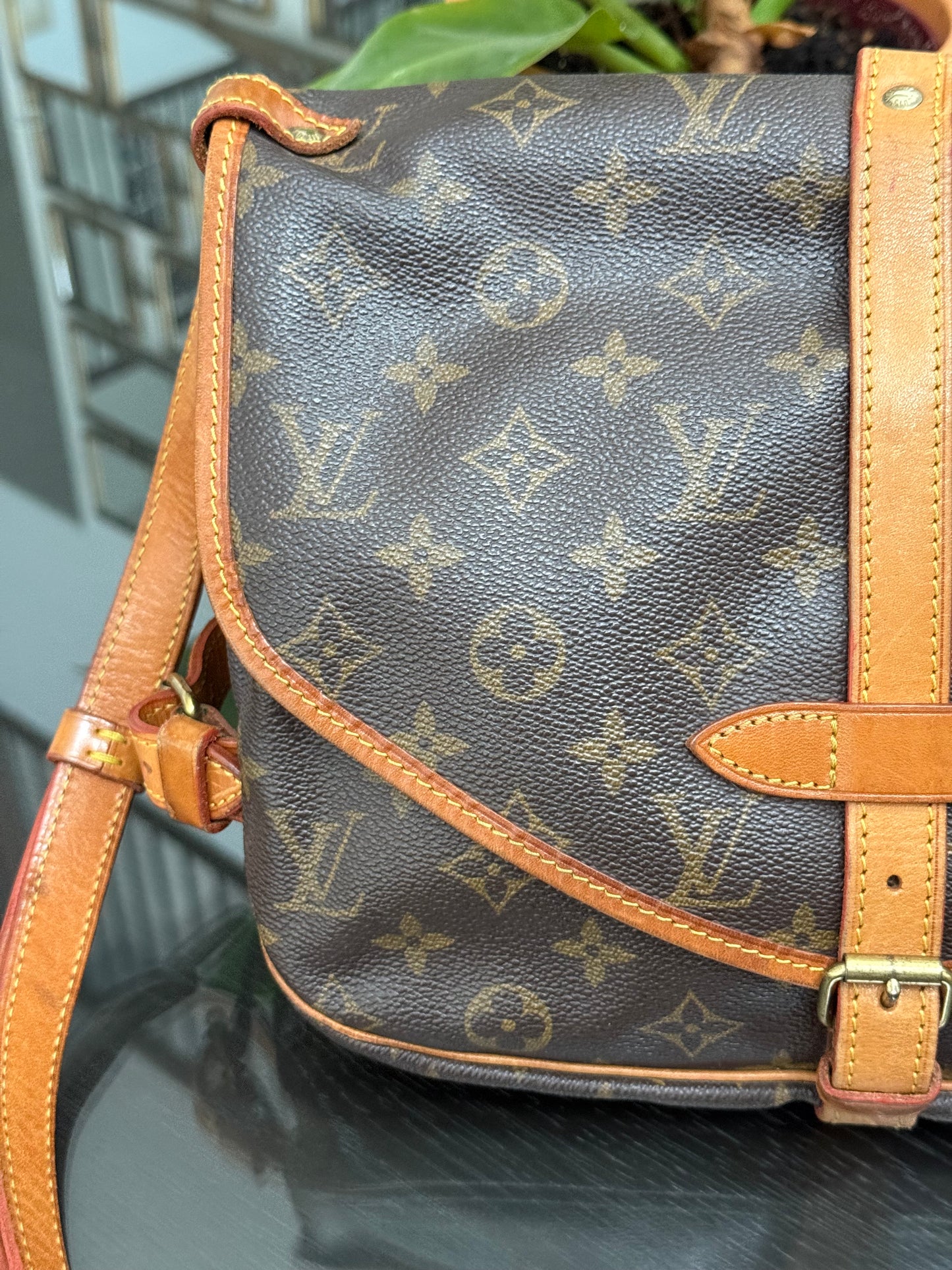 Saumur 30 Crossbody -๐๏ธ Year: 1992