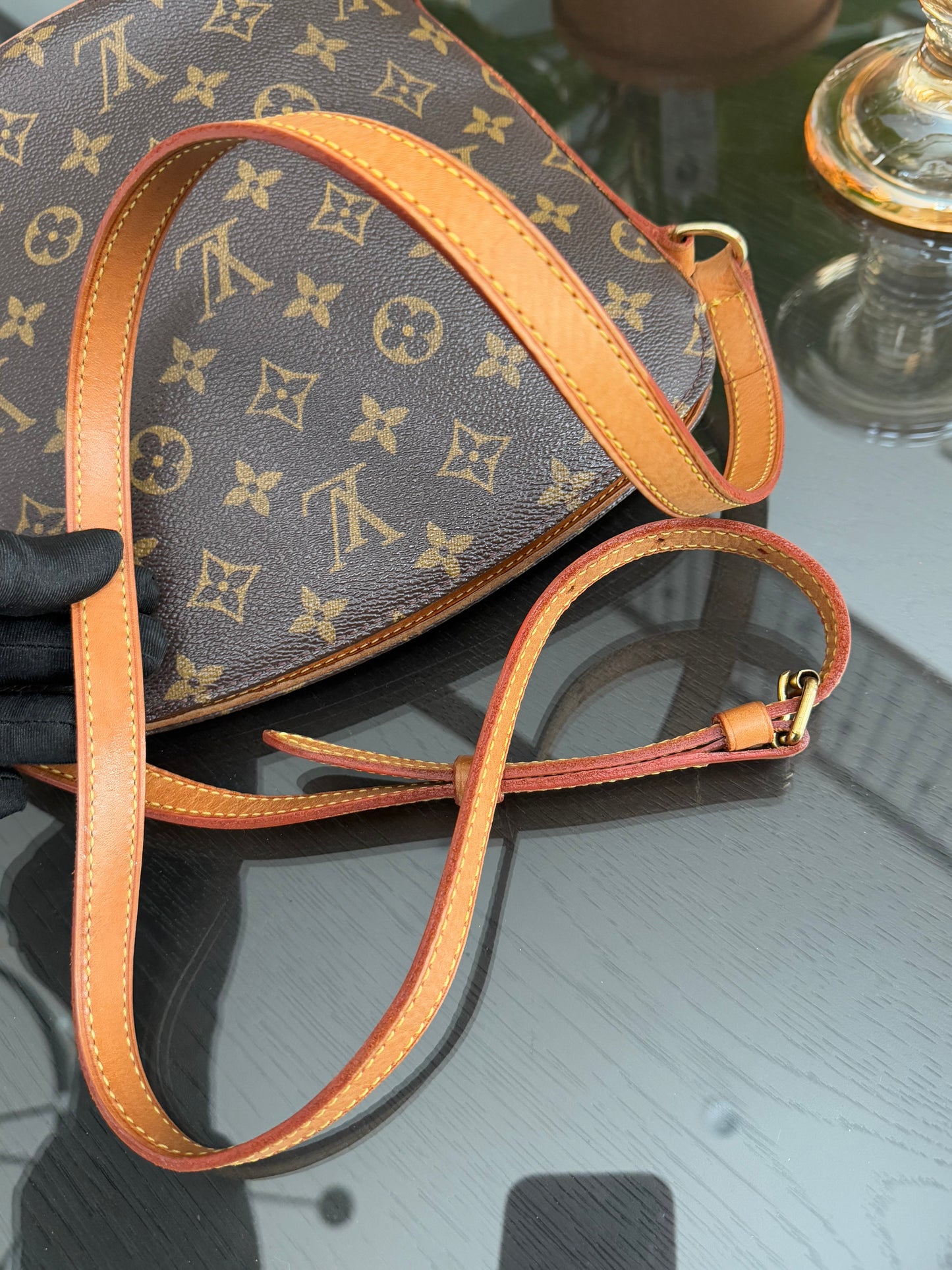 Drouot Crossbody -
π
Year: 2001