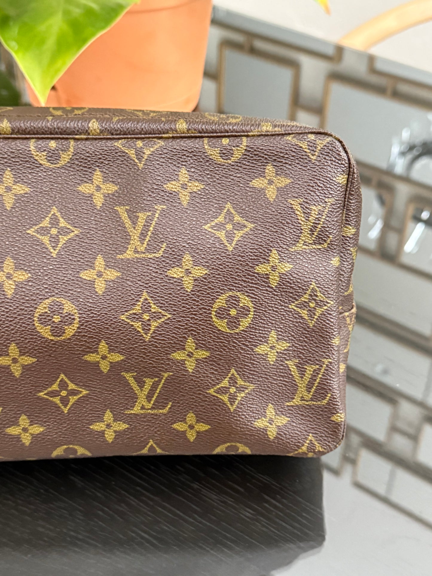 Trousse 28 -Pre Date Code