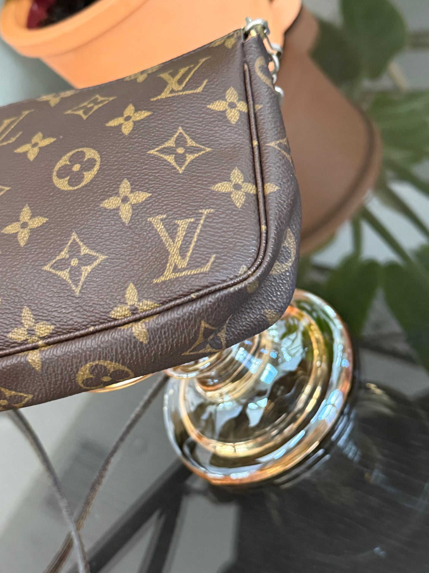 Pochette Accessories with Vintage Crossbody Strap - ๐
Year: 1999