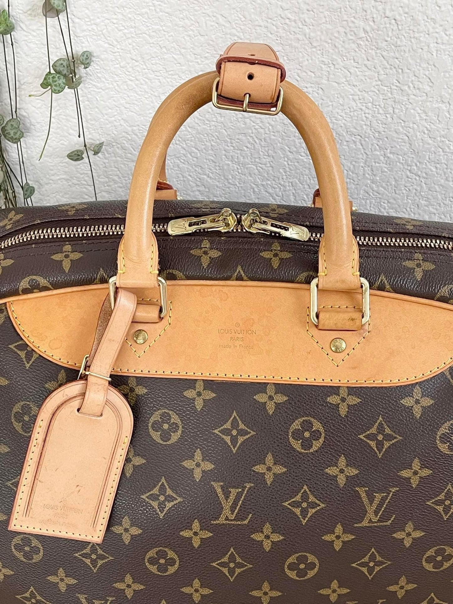 Evasion MM in Monogram - π
Year: 1999