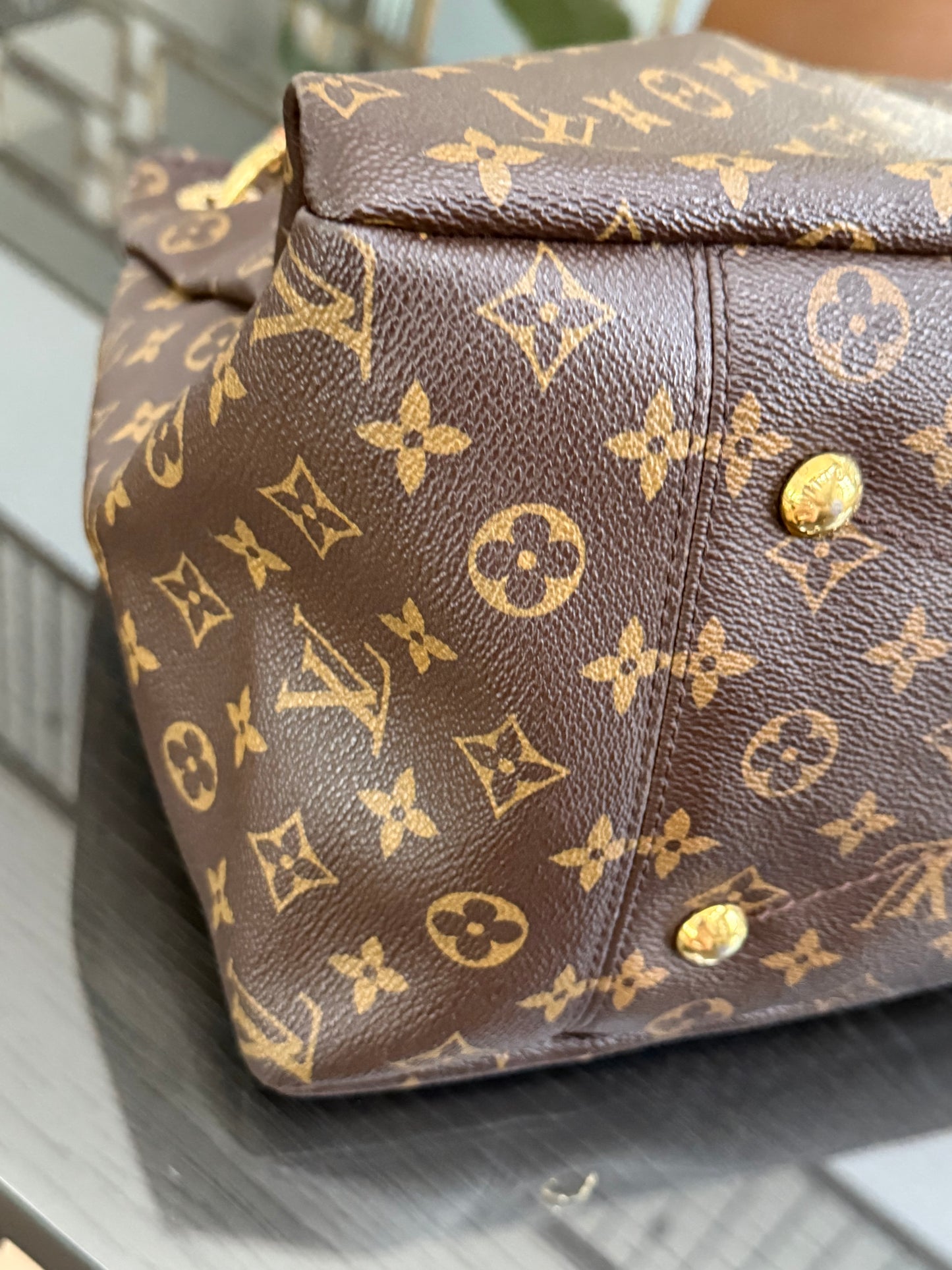 Artsy MM with Dustbag and Insert Organizer - ๐
Year: 2010