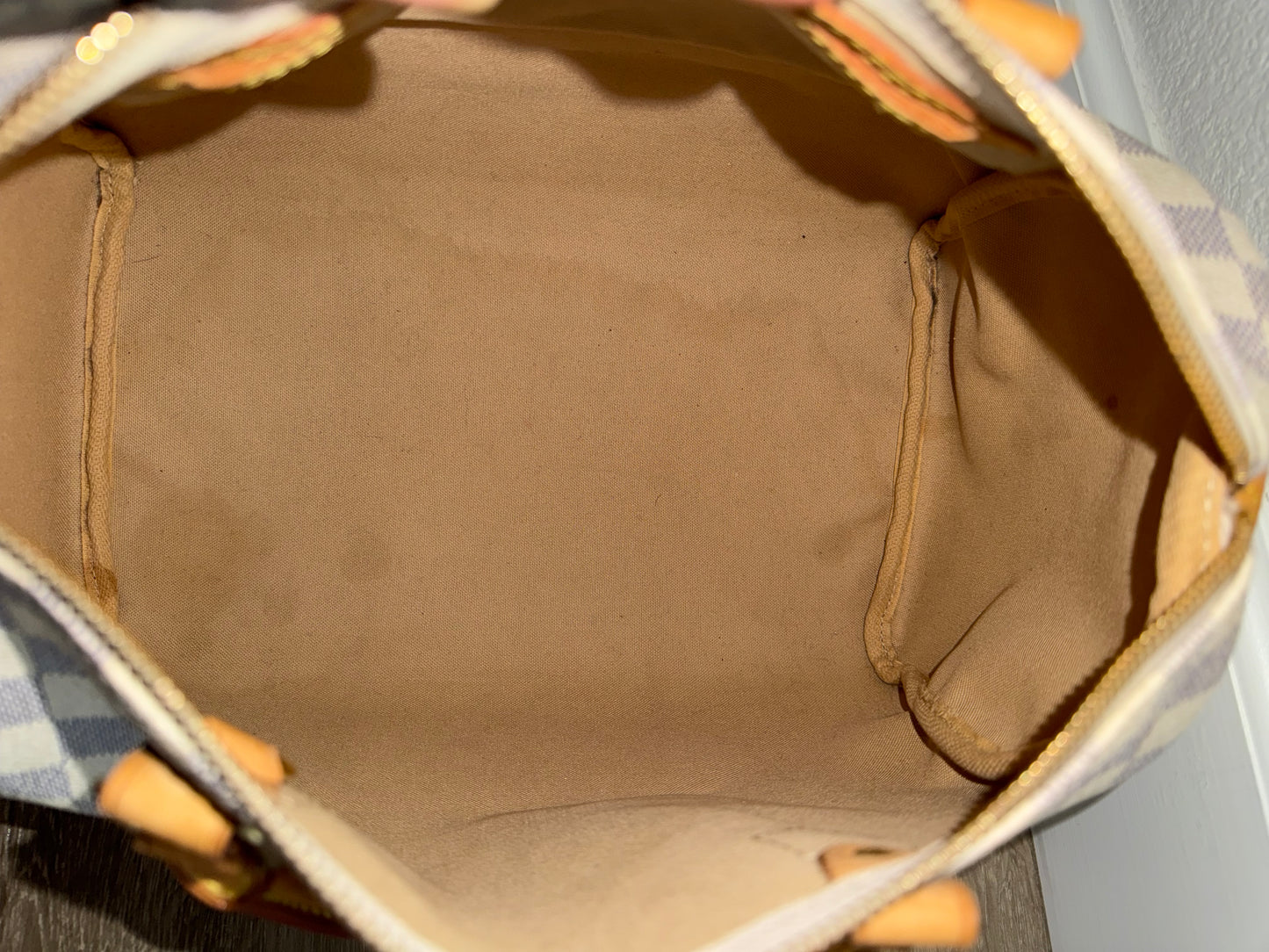 Speedy 30 Azur with Dustbag and insert organizer
๐๏ธ Year: 2007