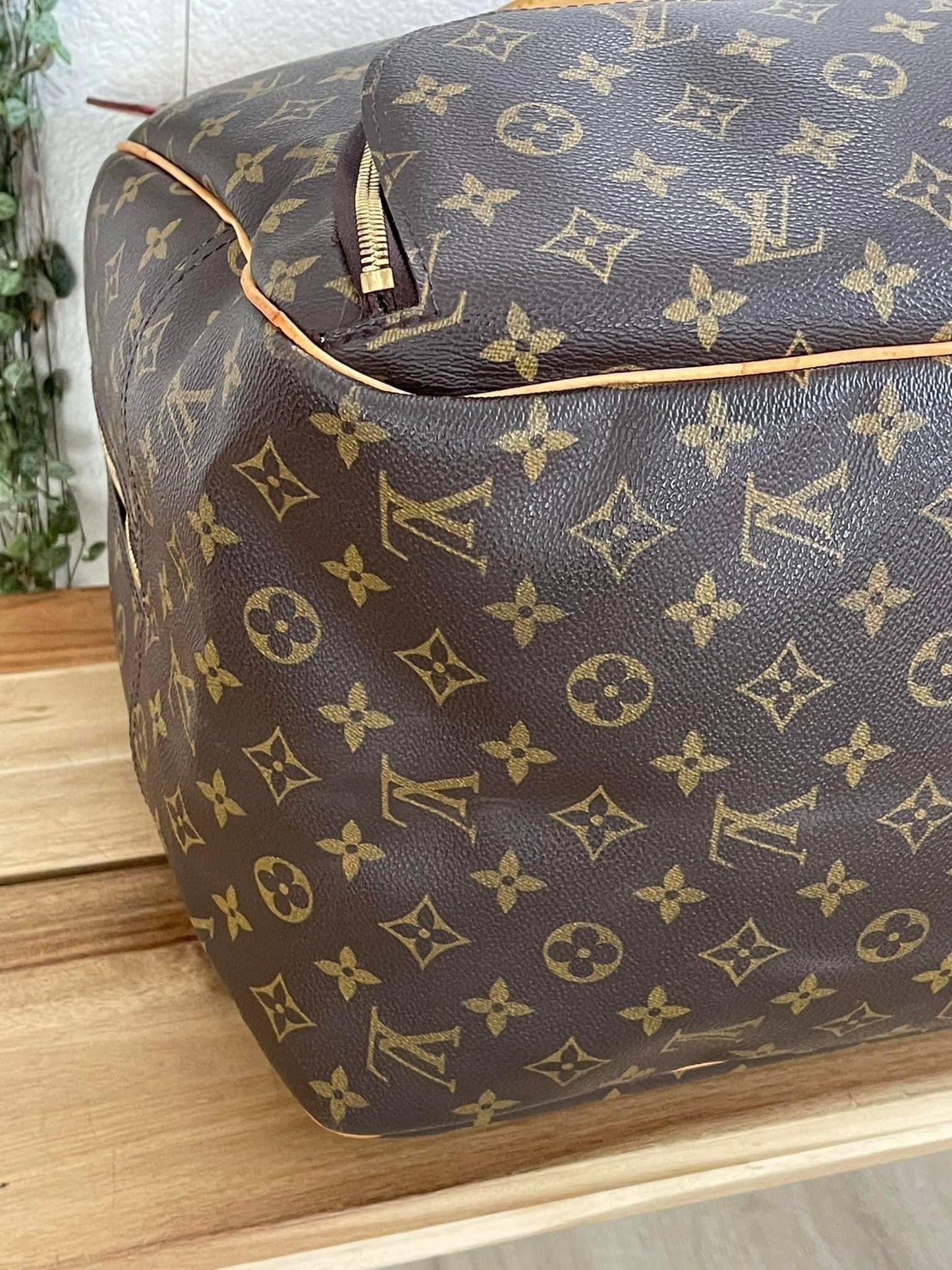 Evasion MM in Monogram - π
Year: 1999