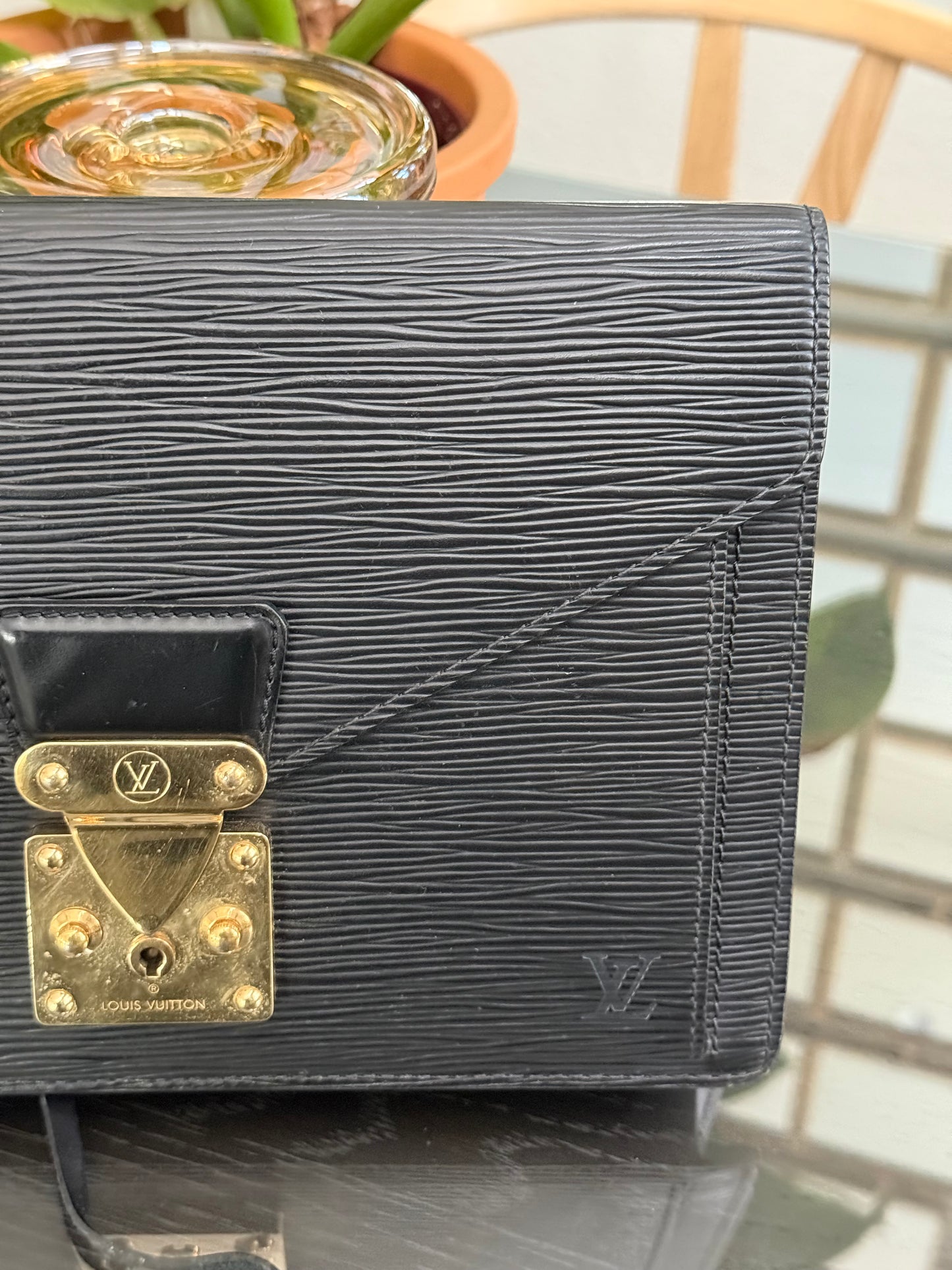 Epi Black Sellier Dragonne Clutch with π Key and Dustbag -ποΈ Year: 2005