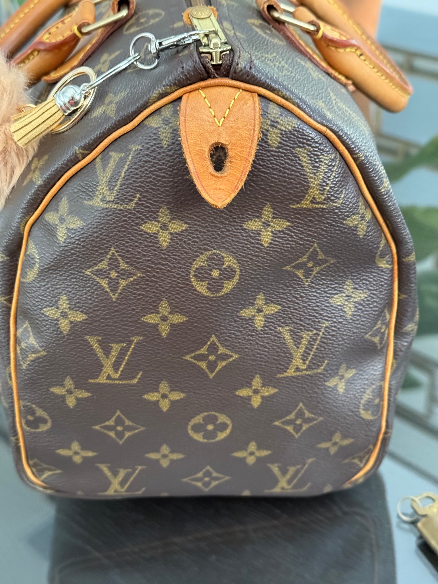 Speedy 30 with π Lock & Key - π
Year: 2001