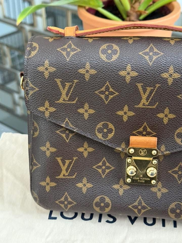 Pochette Metis in Monogram with Box, Dustbag and Paper bag -Year 2015