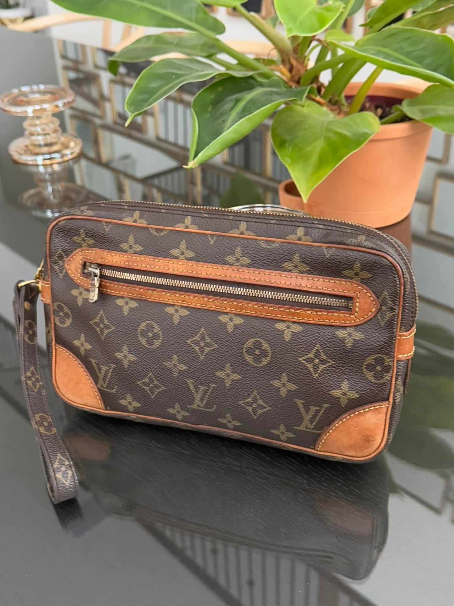 Marley Dragonne Clutch
๐๏ธ Year: 1986