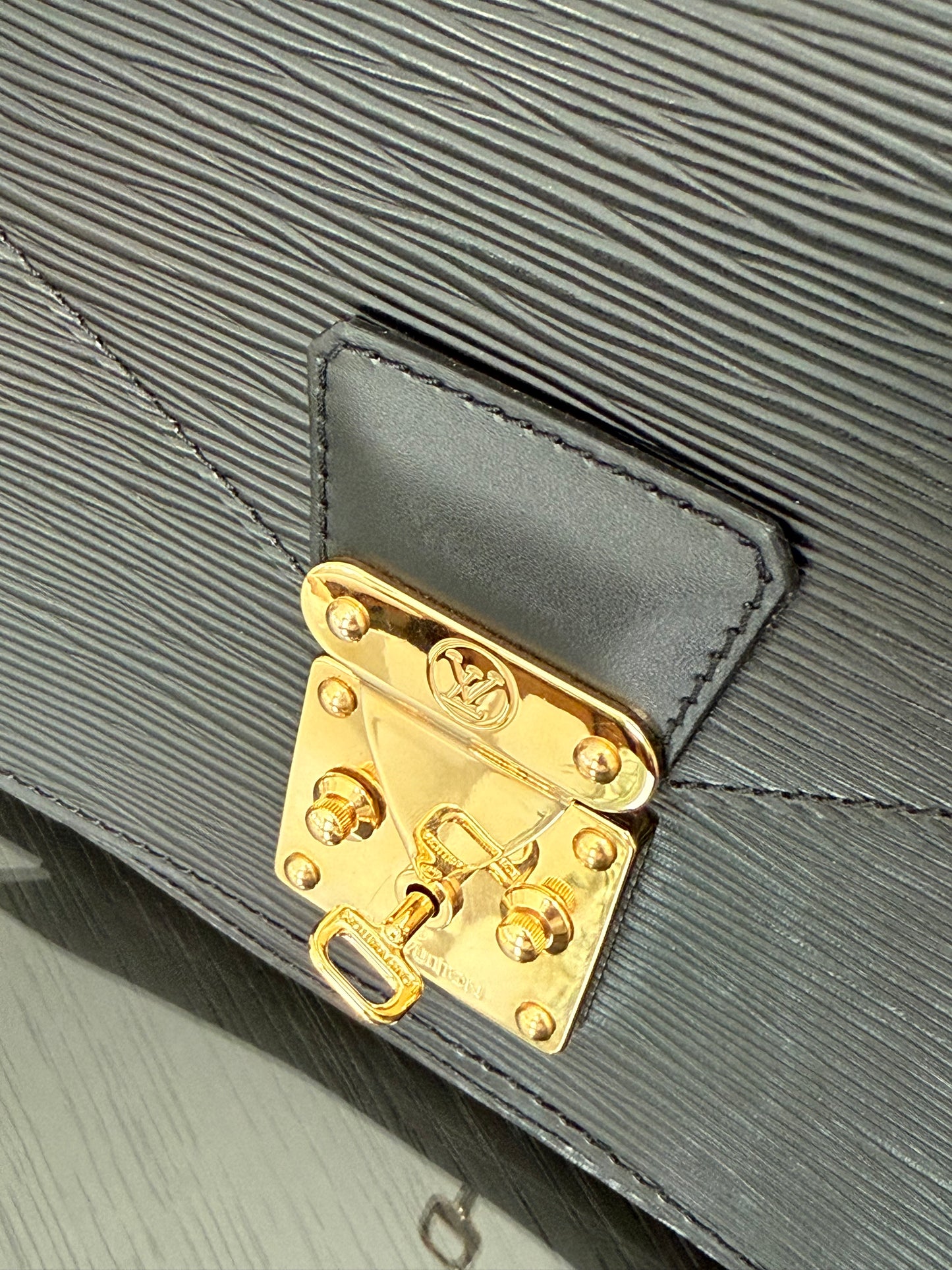Epi Black Monceau 28 Crossbody 2 Way Bag - 📅 Year: 1997
