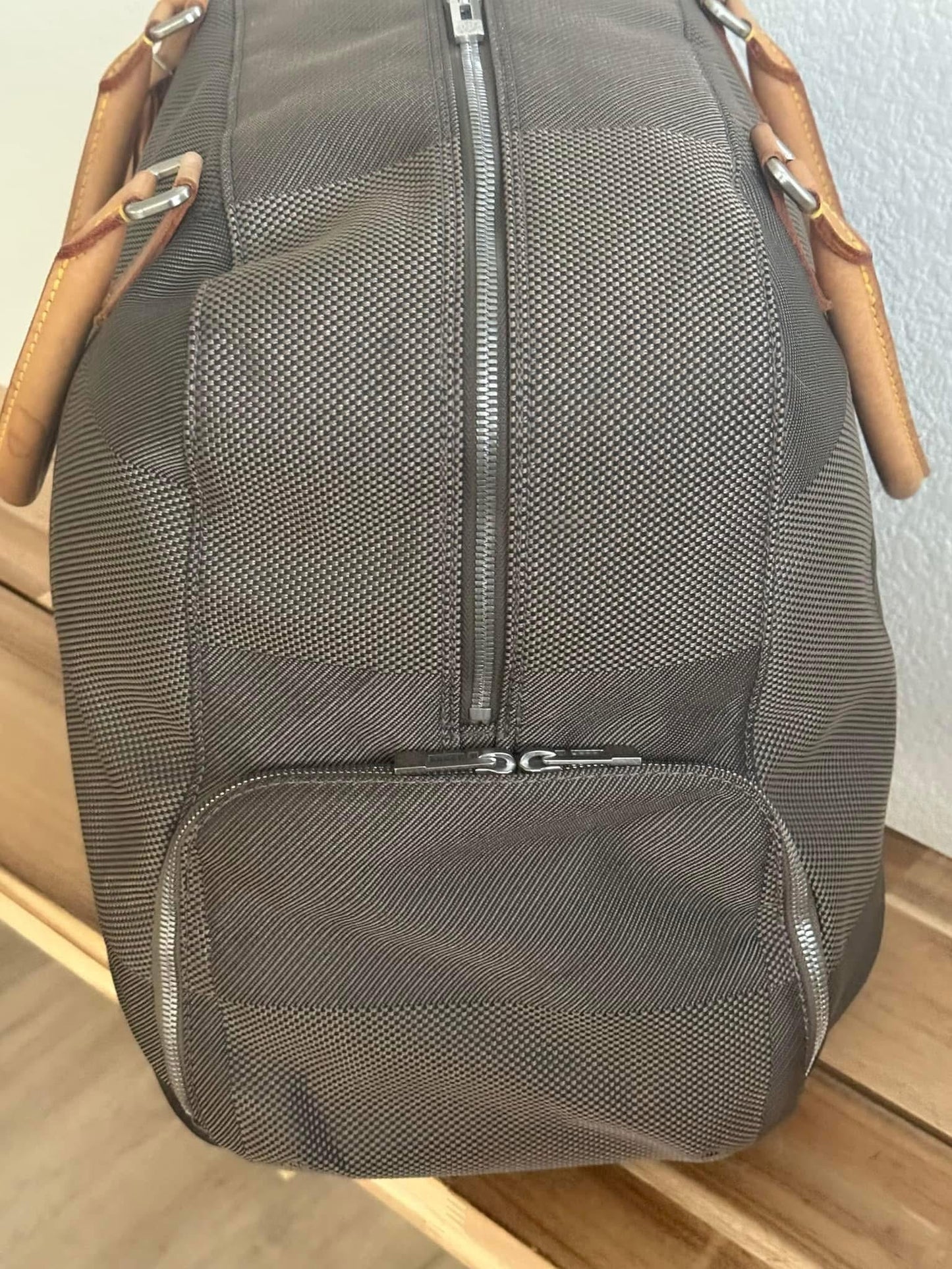 Damier Geant Aventeur Sport/Travel Bag -Year: 2004