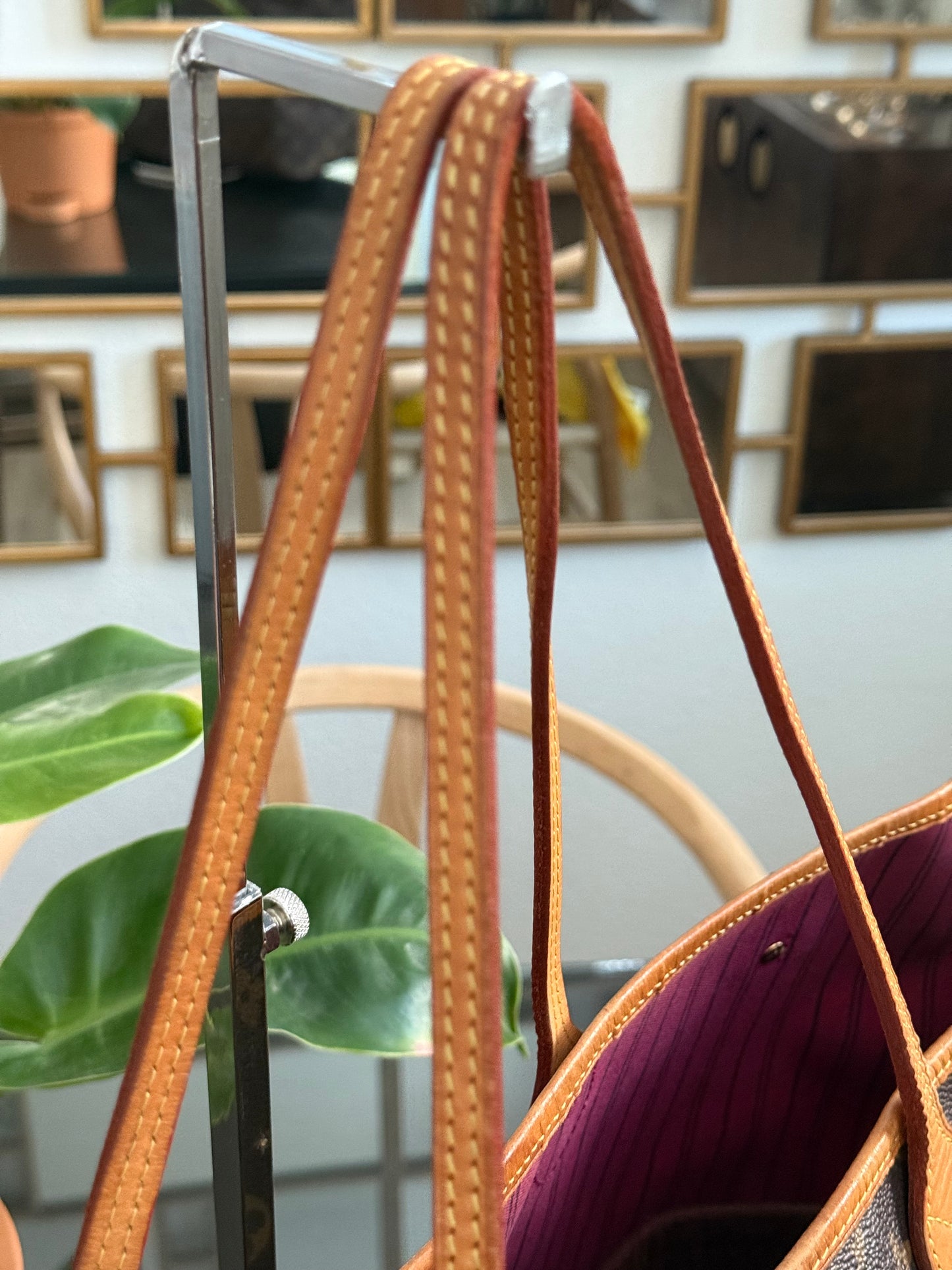Neverfull GM in Peony with Dustbag 🗓️ Year: 2016