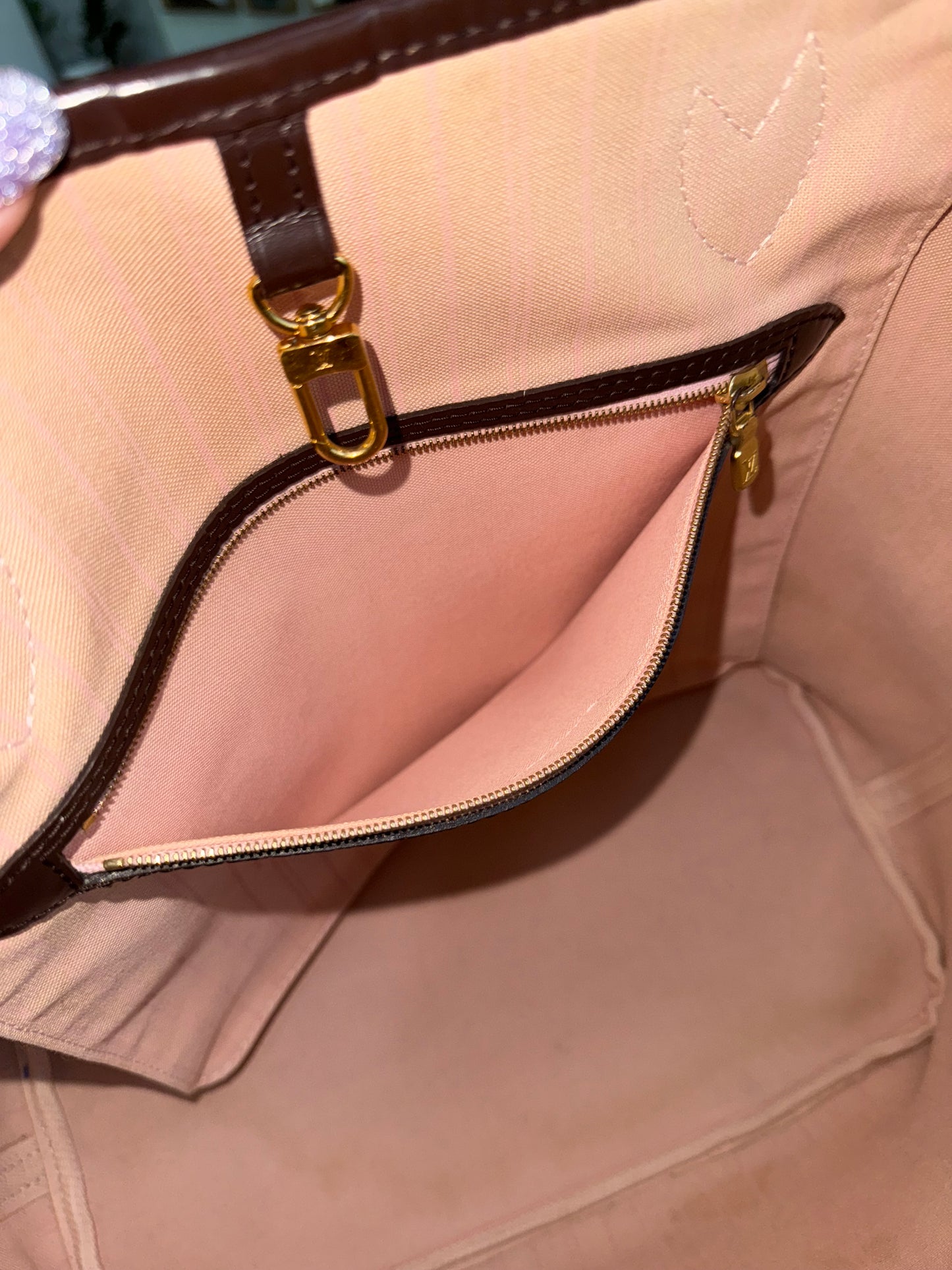 Neverfull MM in Rose Ballerine DE with Dustbag 🗓️ Year: 2016
