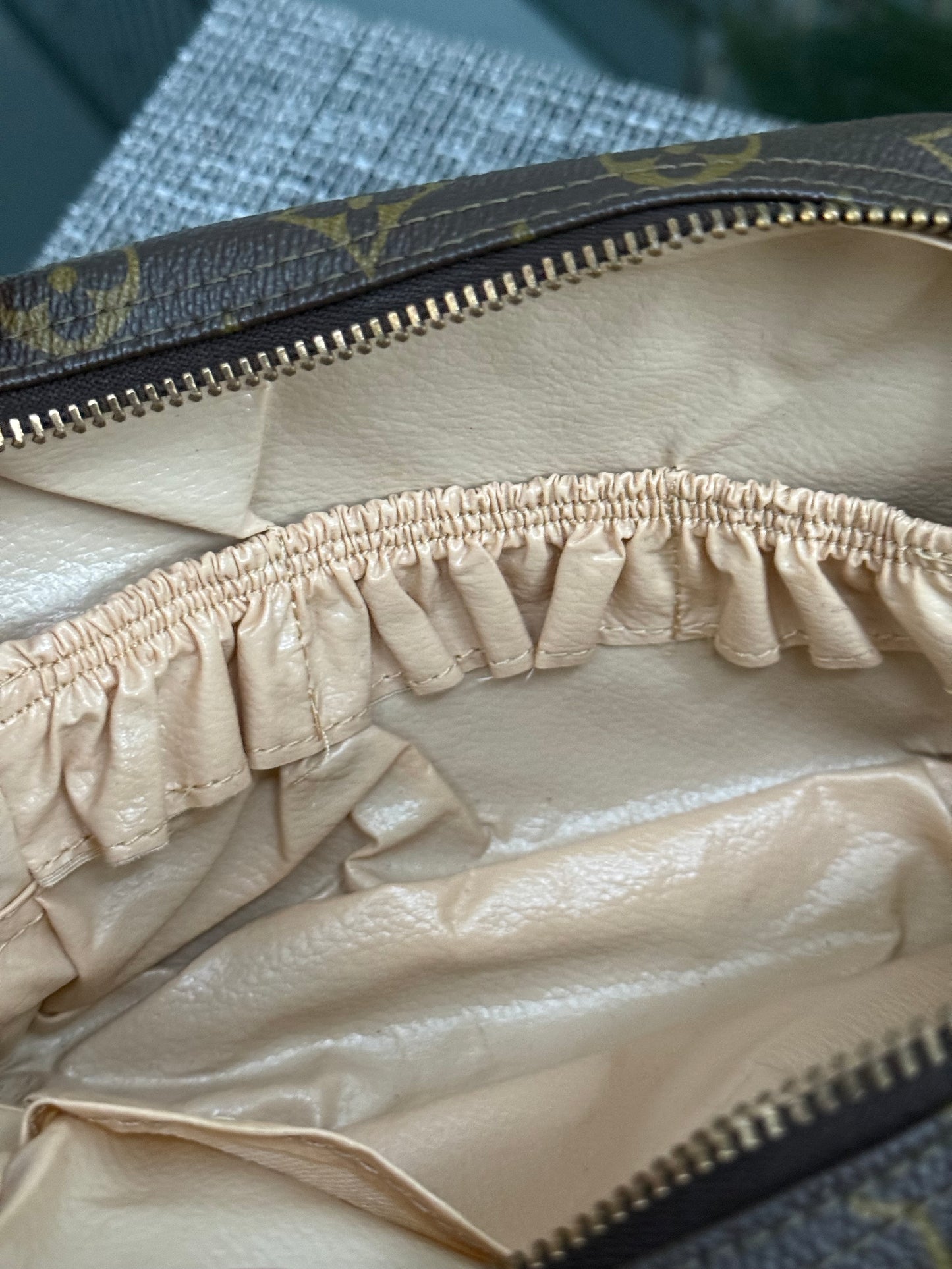 Trousse 18 -Pre Date Code