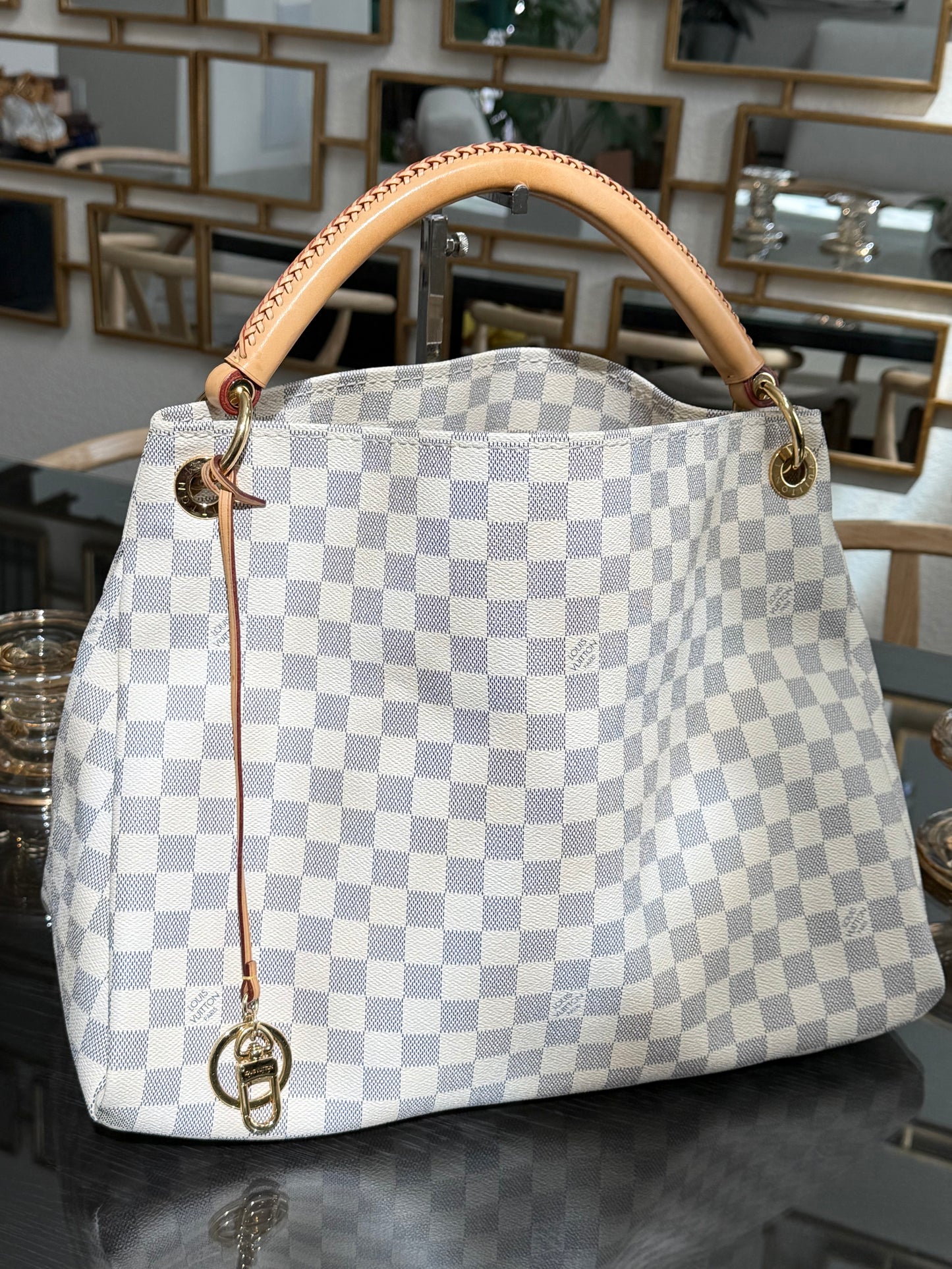 Artsy MM Azur with Dustbag and Insert Organizer- ๐
Year: 2011