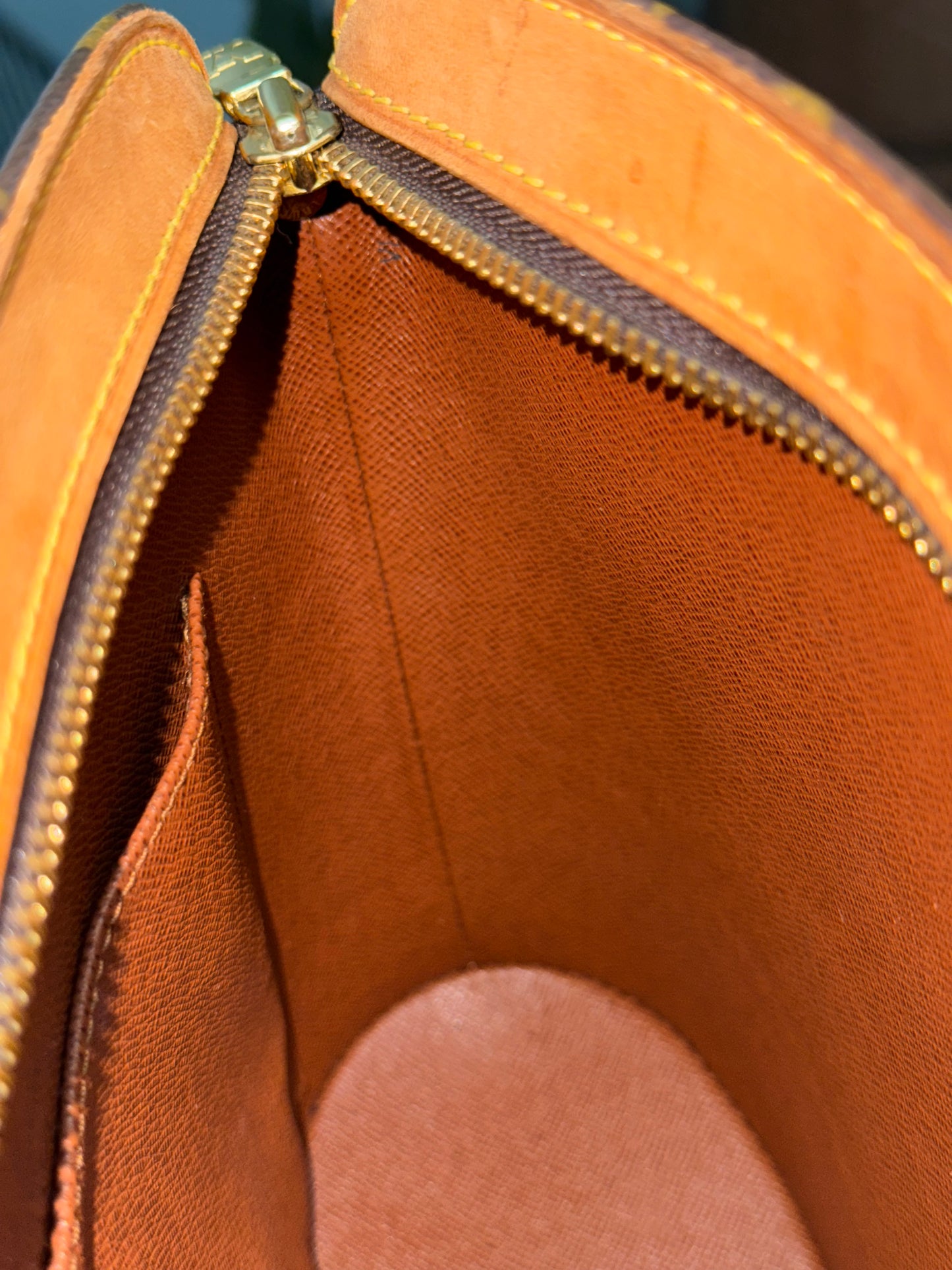 Drouot Crossbody
π
Year: 2000
