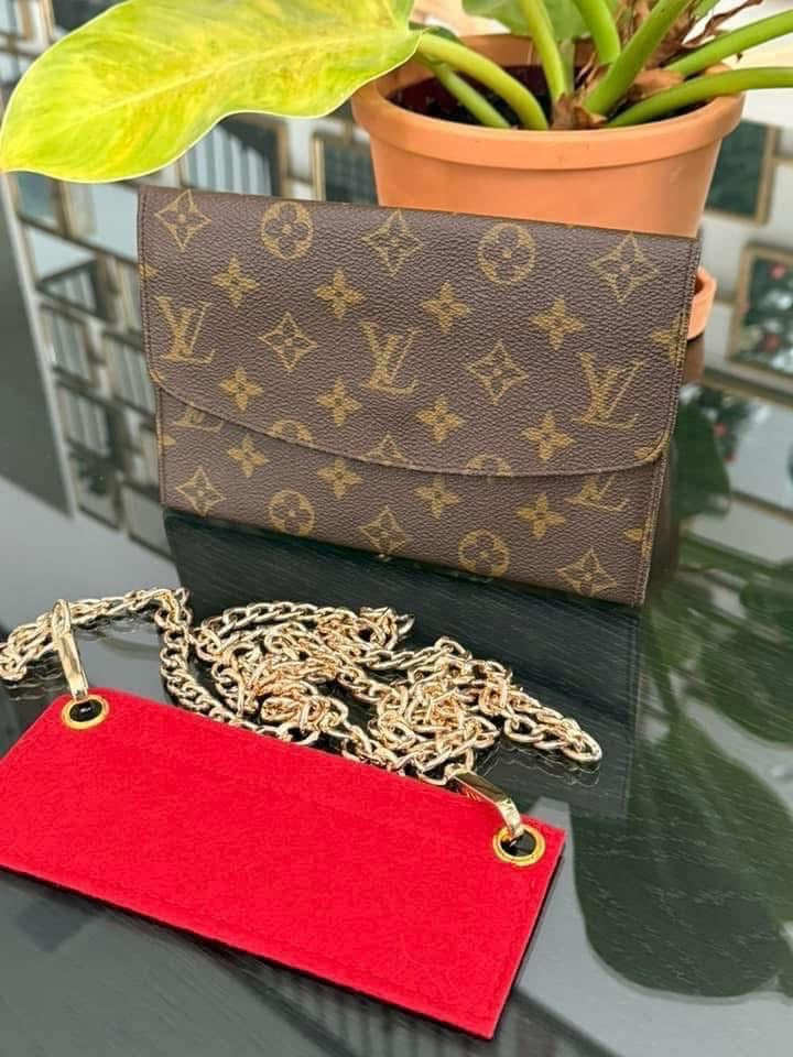 Rabat Clutch with Insert and Generic Crossbody Strap🗓️ Circa 80’s