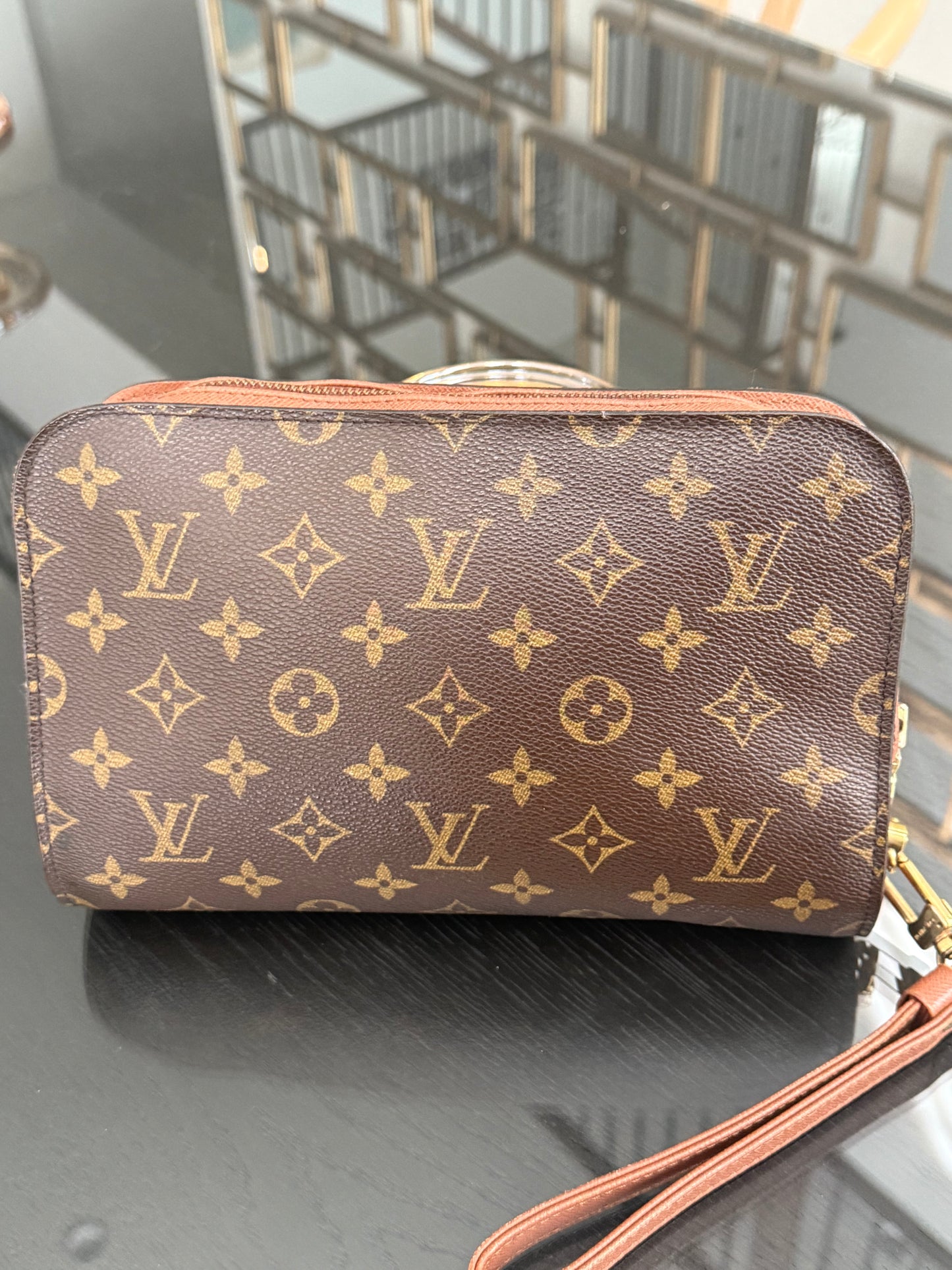 Orsay Clutch
๐๏ธ Year: 1995