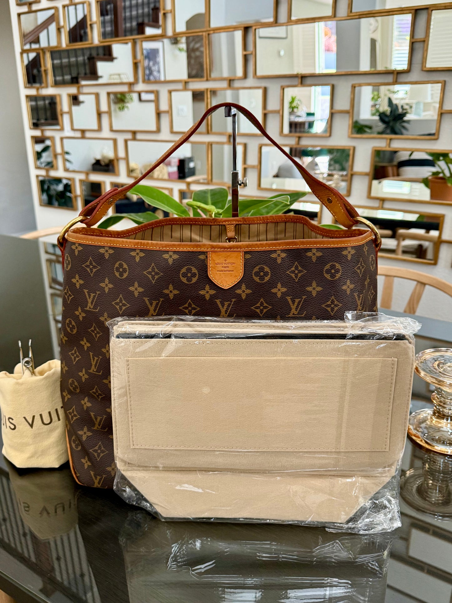 Delightful MM with Dustbag and Insert organizer π
Year: 2011
