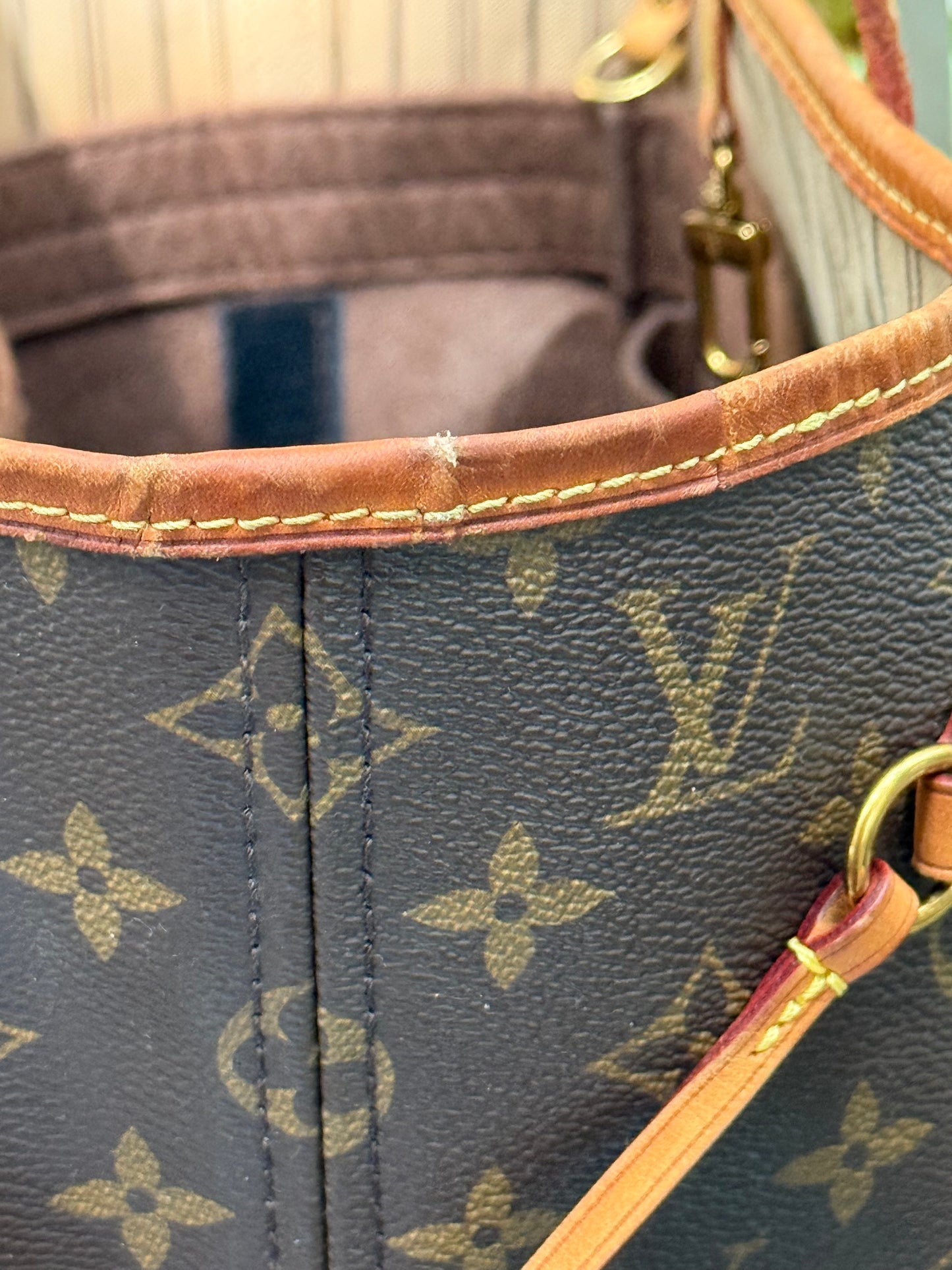 Neverfull MM with Dustbag ๐
Year: 2016