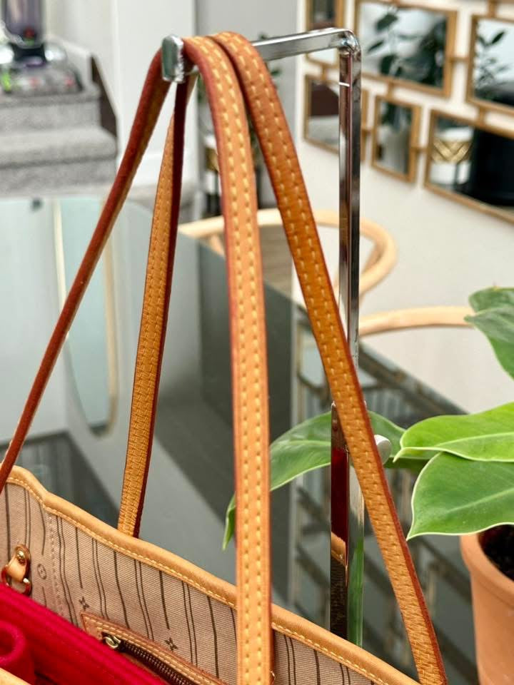Neverfull MM with Dustbag π
Year: 2007