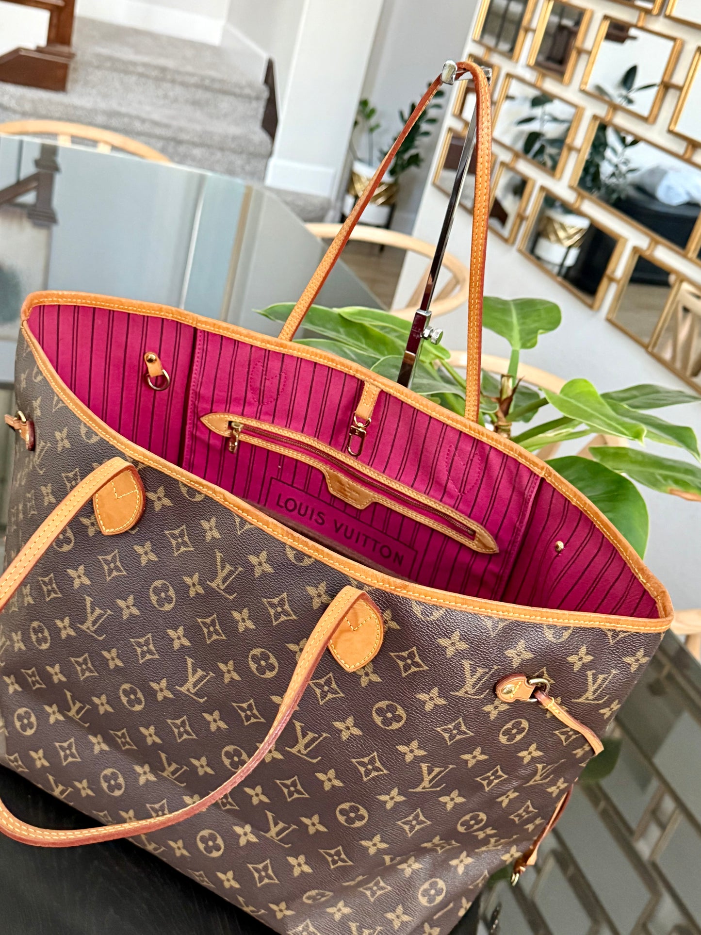 Neverfull GM in Peony with Dustbag 🗓️ Year: 2016