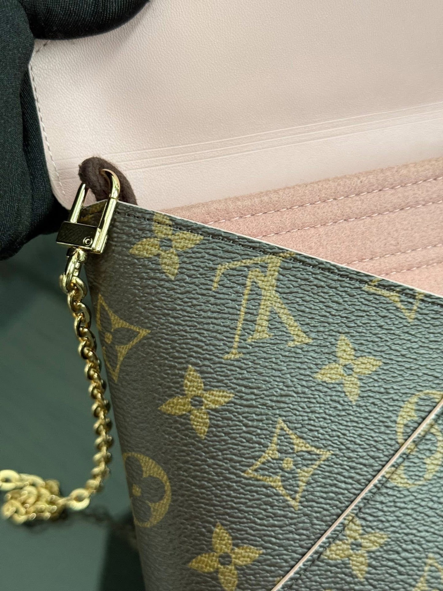 Kirigami Pouch Large - Microchip