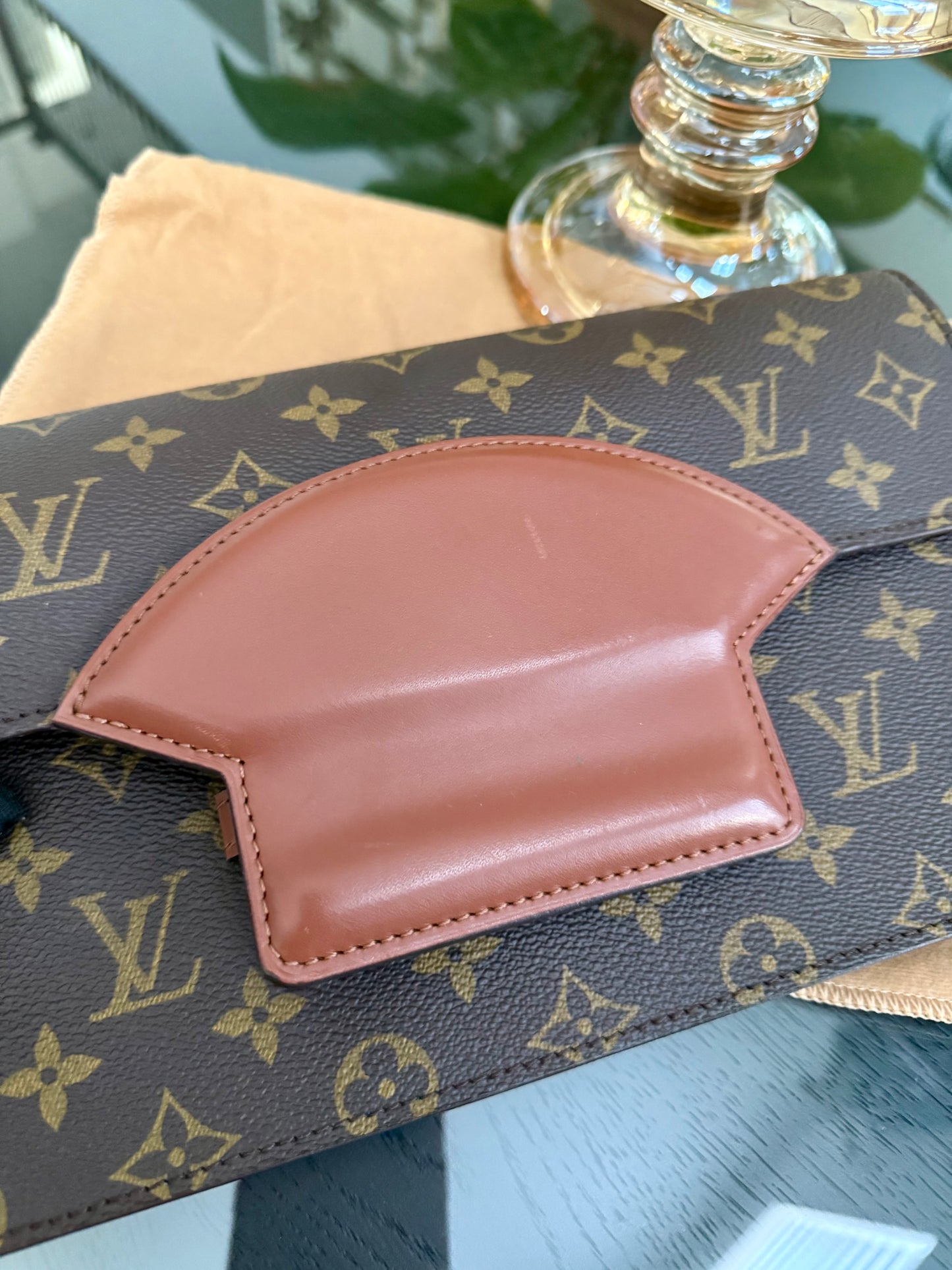 Chaillot Clutch w/ Dustbag 🗓️ Year: 1987