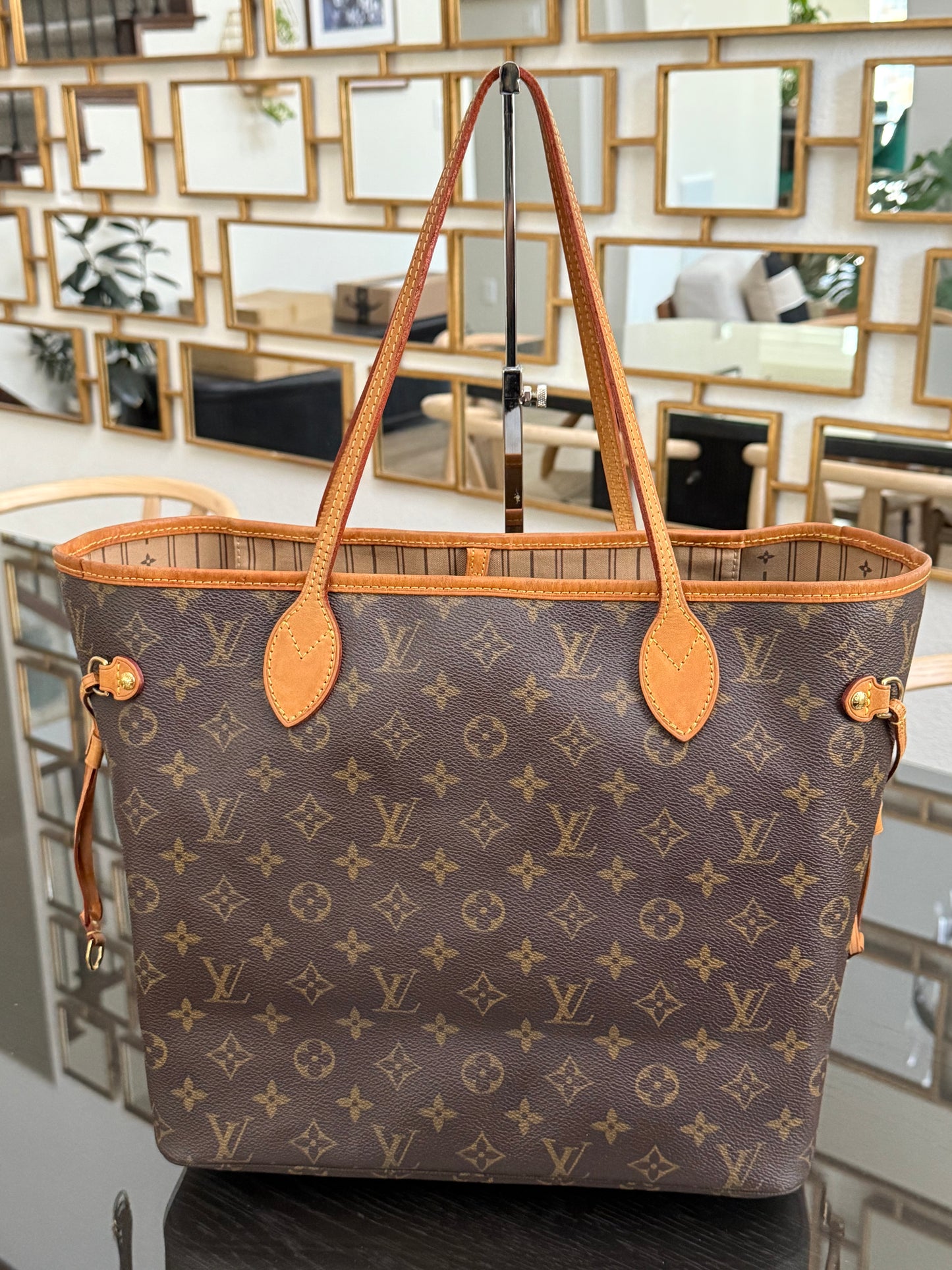 Neverfull MM with Dustbag and Insert Organizer 🗓️ Year: 2008