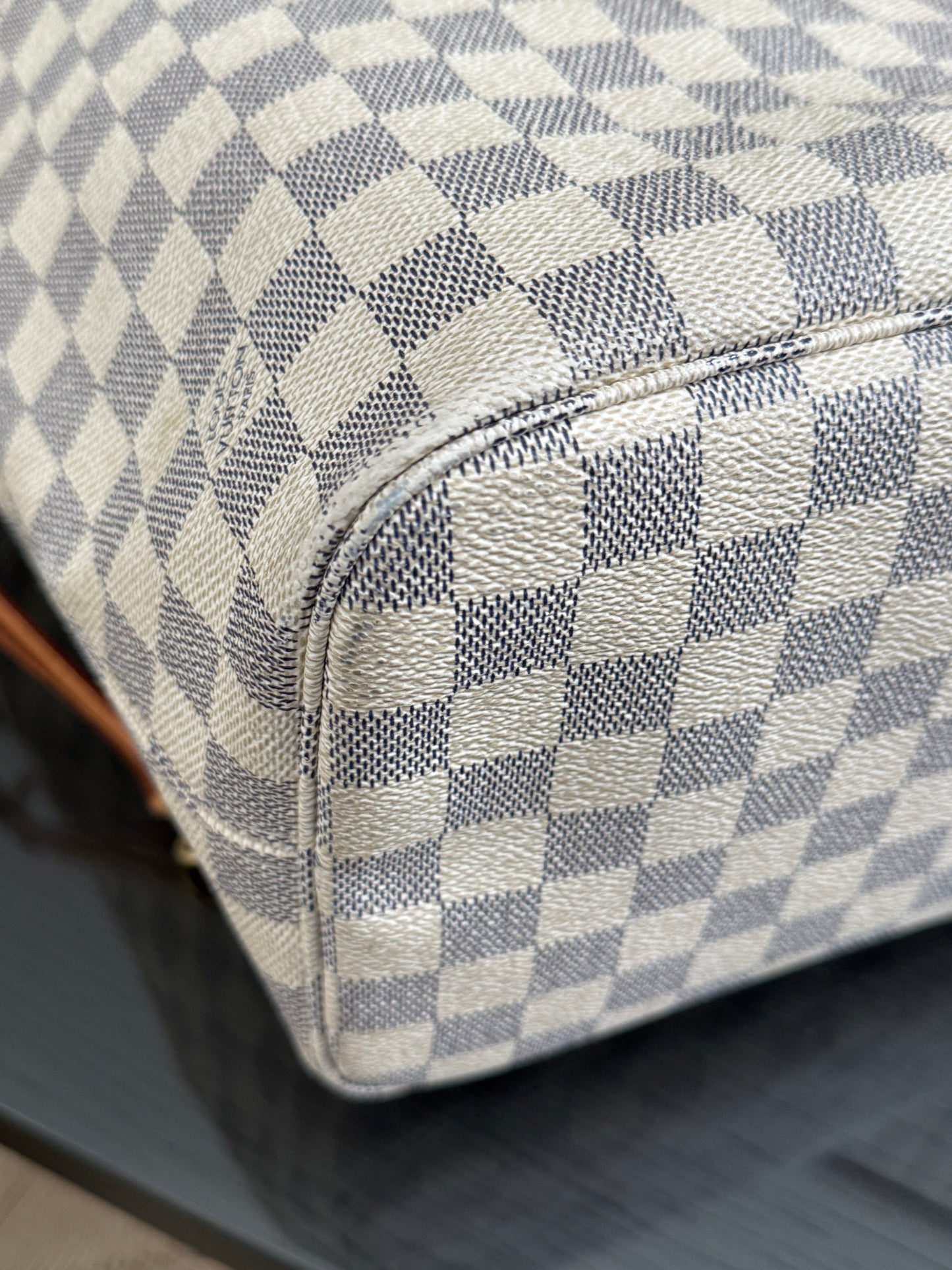 Neverfull MM Azur w/ Dustbag
๐๏ธ Year: 2012