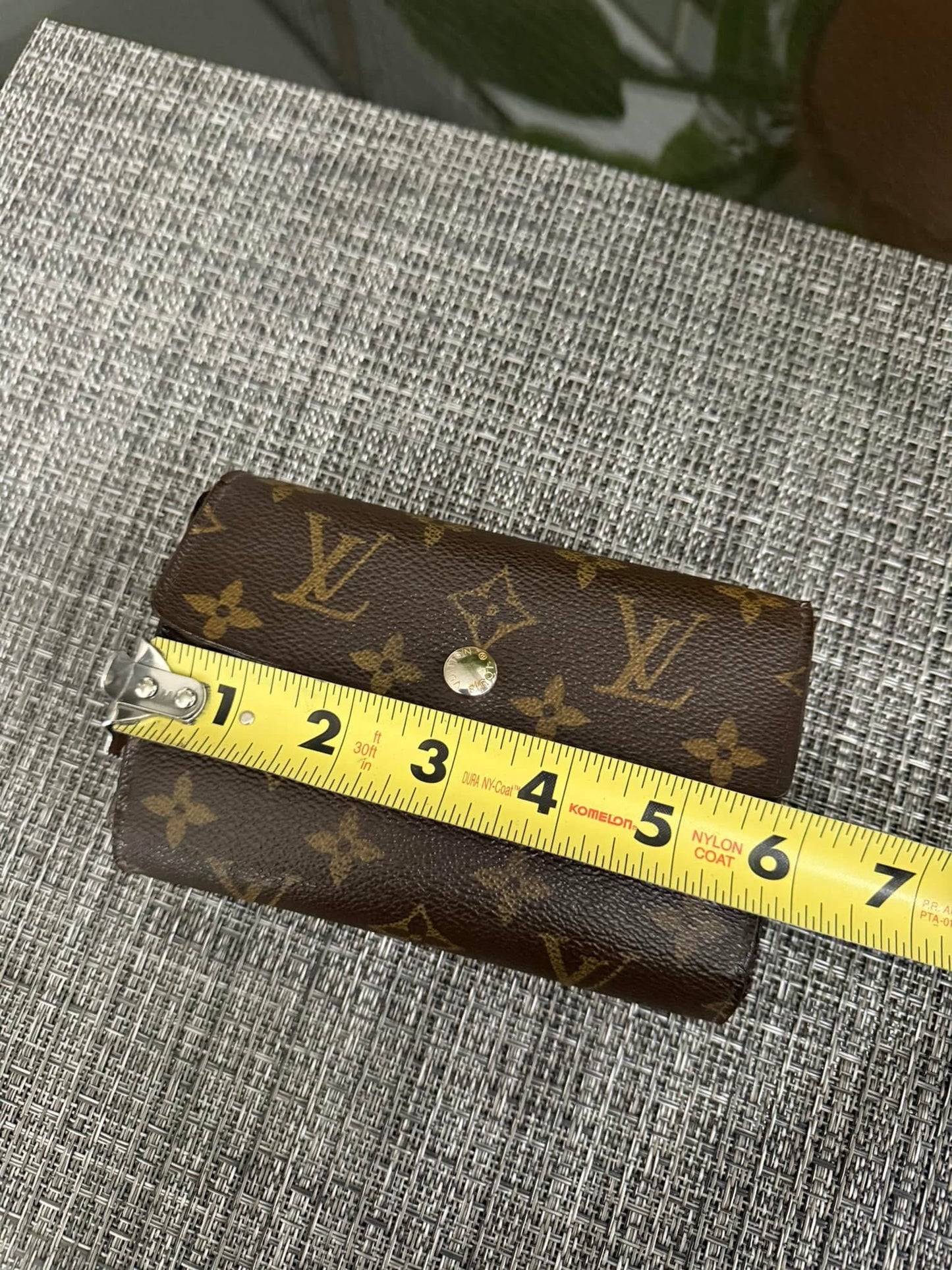 Alexandra Wallet with 14 Cardholders ๐๏ธ Year: 2007