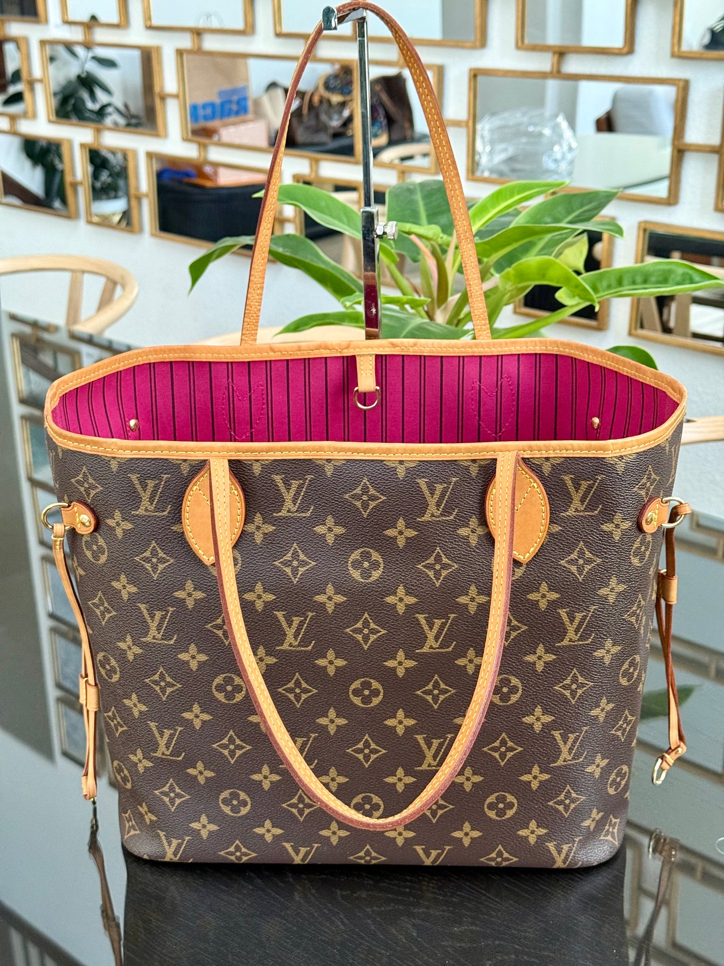 Neverfull MM in Peony with Insert Organizer and Dustbag 🗓️ Year: 2016