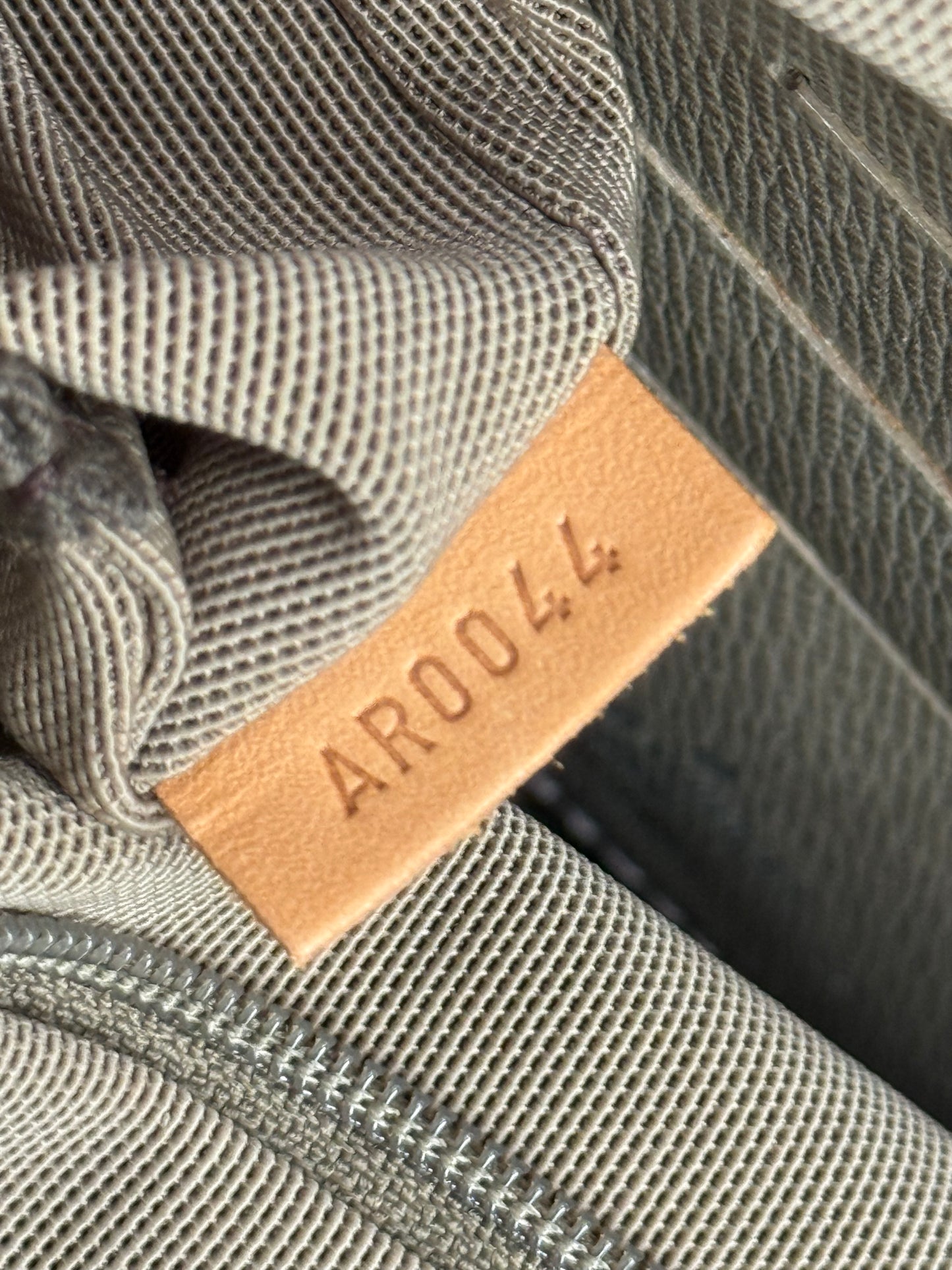 Damier Geant Ceinture Jogging Waist Bag -🗓️ Year: 2004