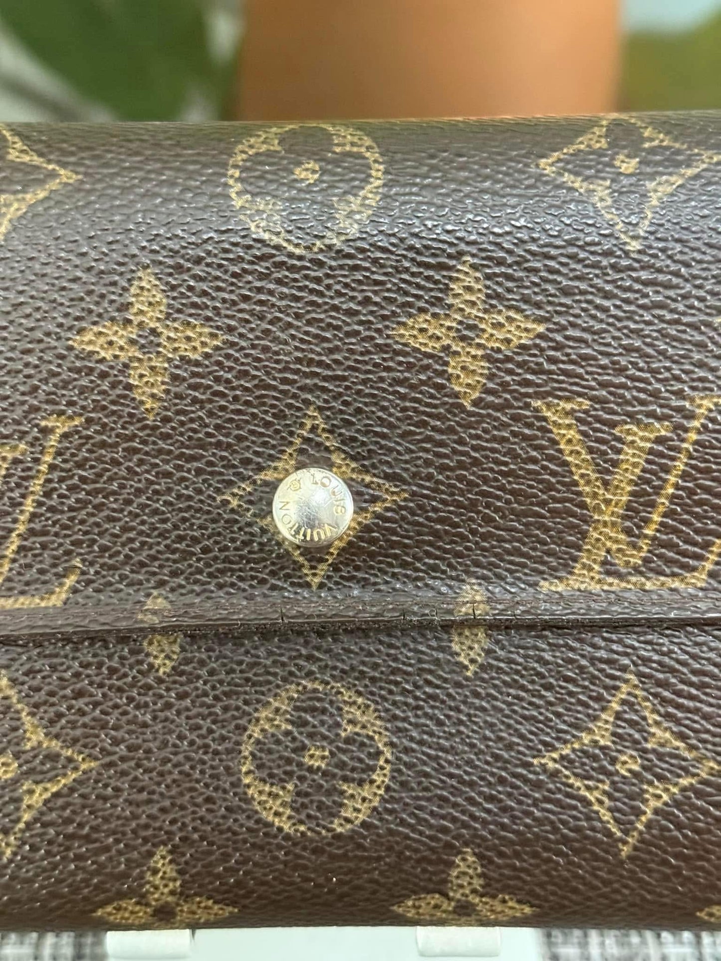 International Wallet with 8 Cardholders ๐๏ธ Year: 2008