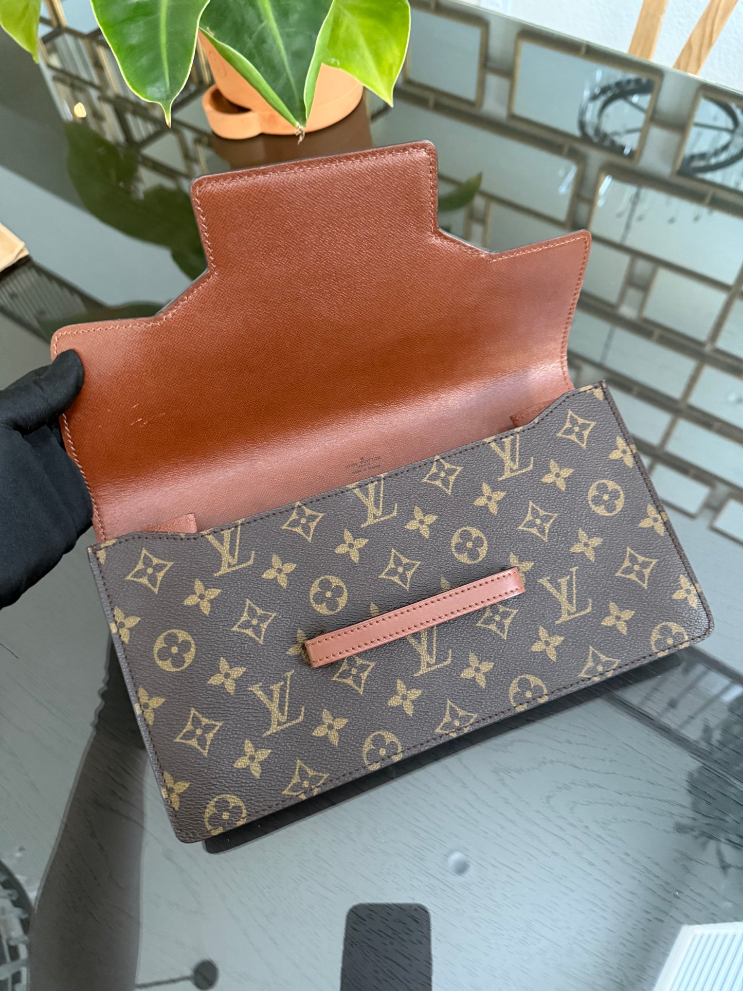 Chaillot Clutch w/ Dustbag 🗓️ Year: 1987