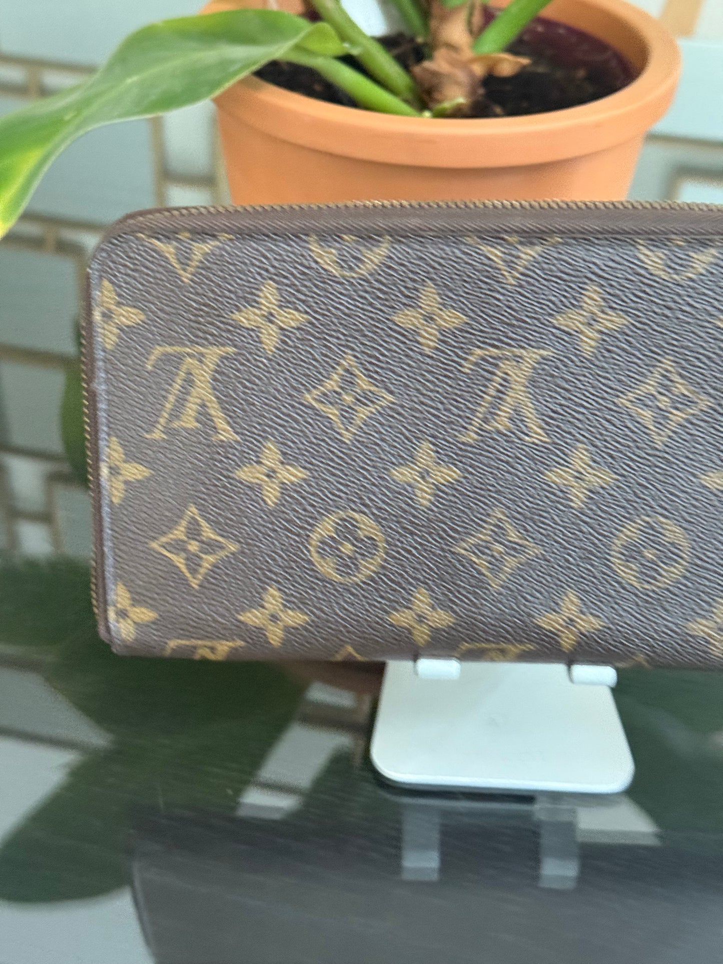 Monogram Zippy Wallet Organizer with box and Paper bag 🗓️ Year: 2017