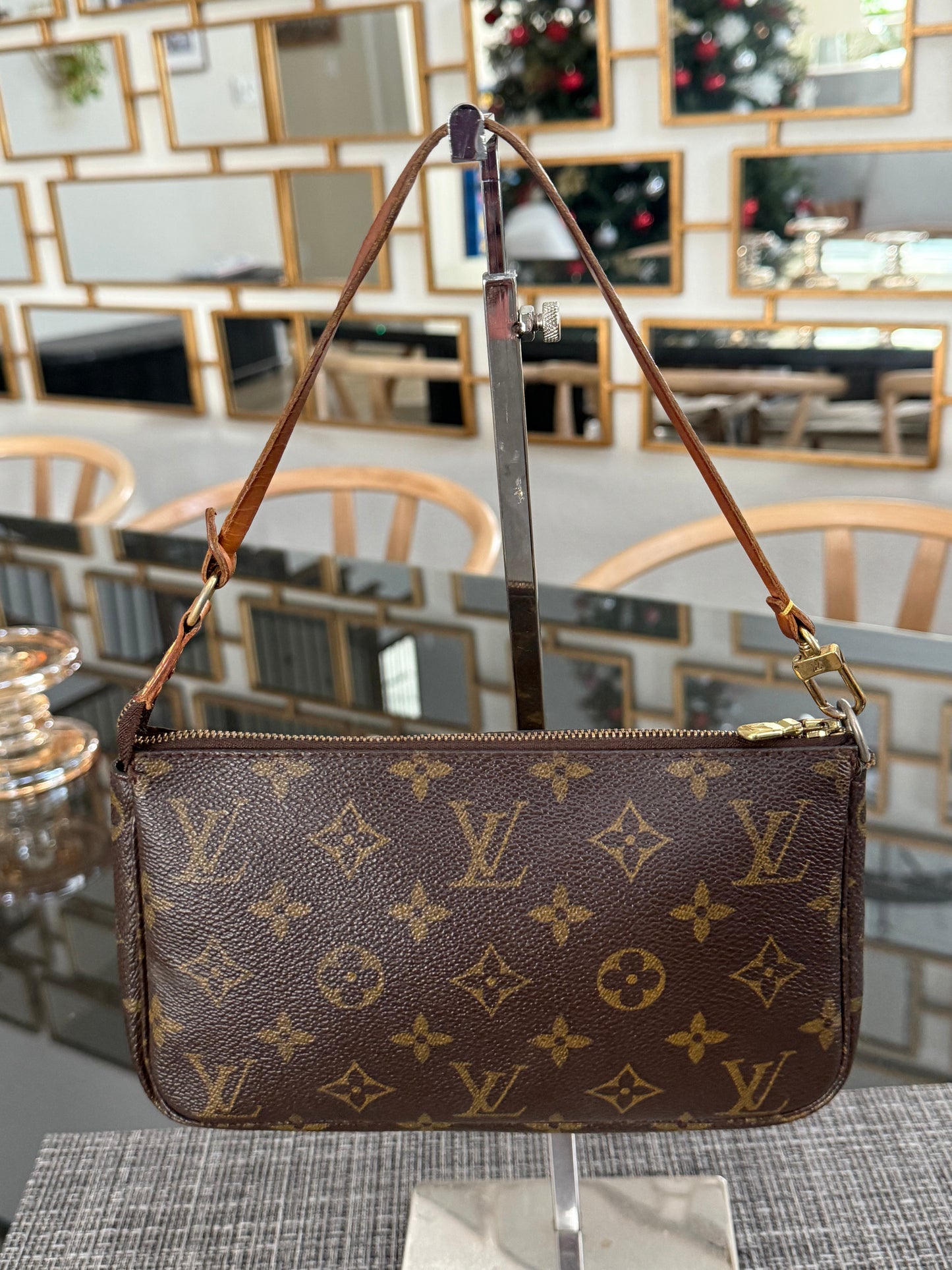 Pochette Accessories - ๐
Year: 2002