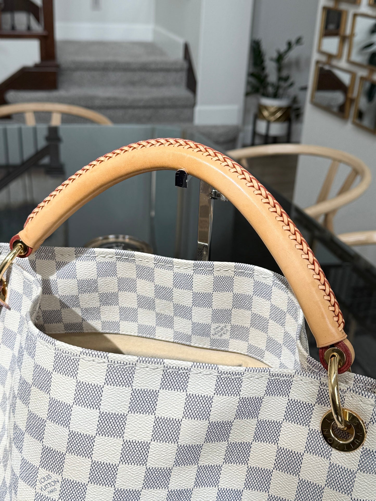 Artsy MM Azur with Dustbag and Insert Organizer- ๐
Year: 2011