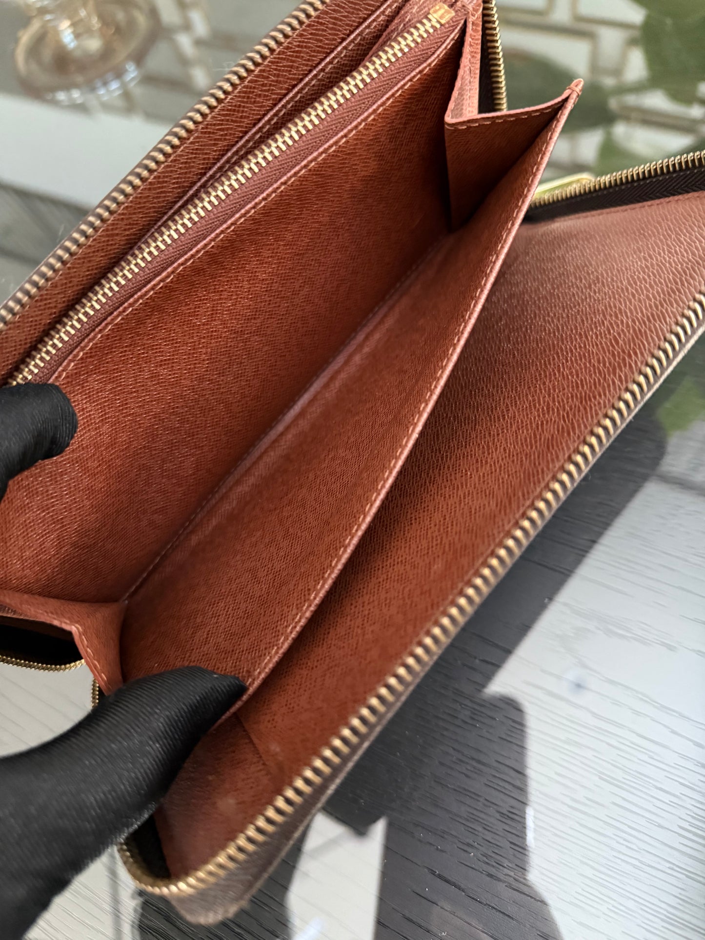 Zippy Wallet Organizer ๐
Year: 2008