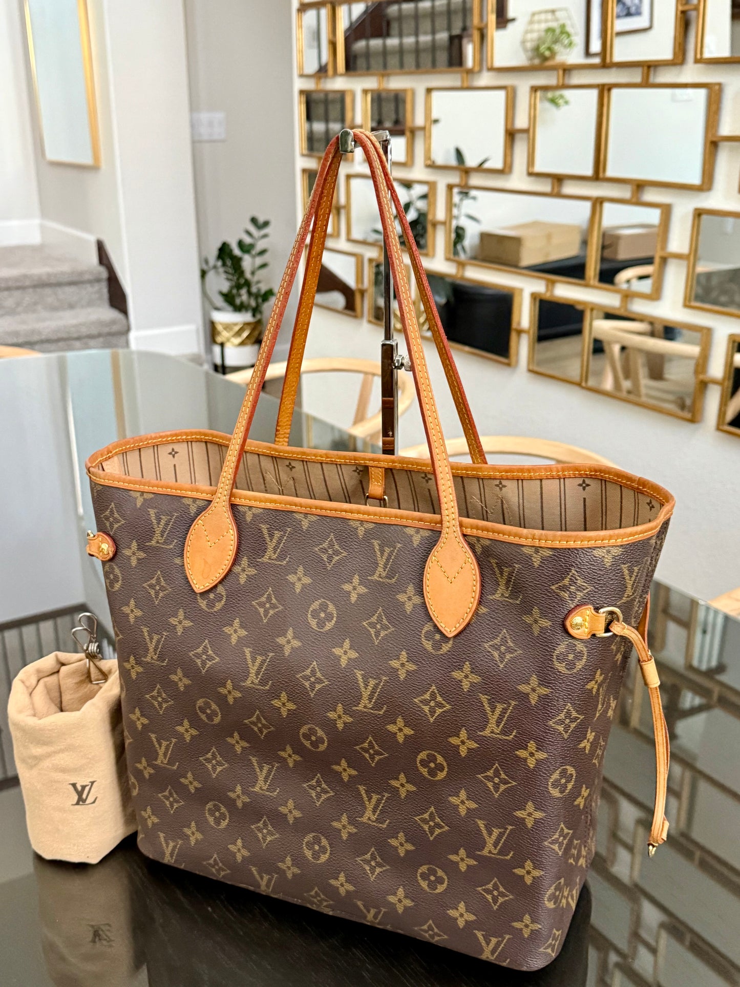 Neverfull MM with Dustbag and Insert Organizer 🗓️ Year: 2008