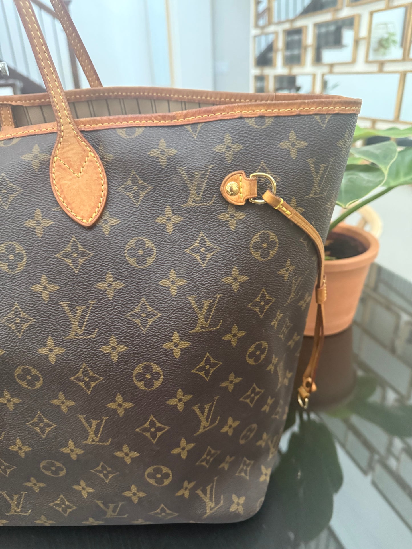Neverfull GM in Monogram with Insert Organizer 🗓️ Year: 2007