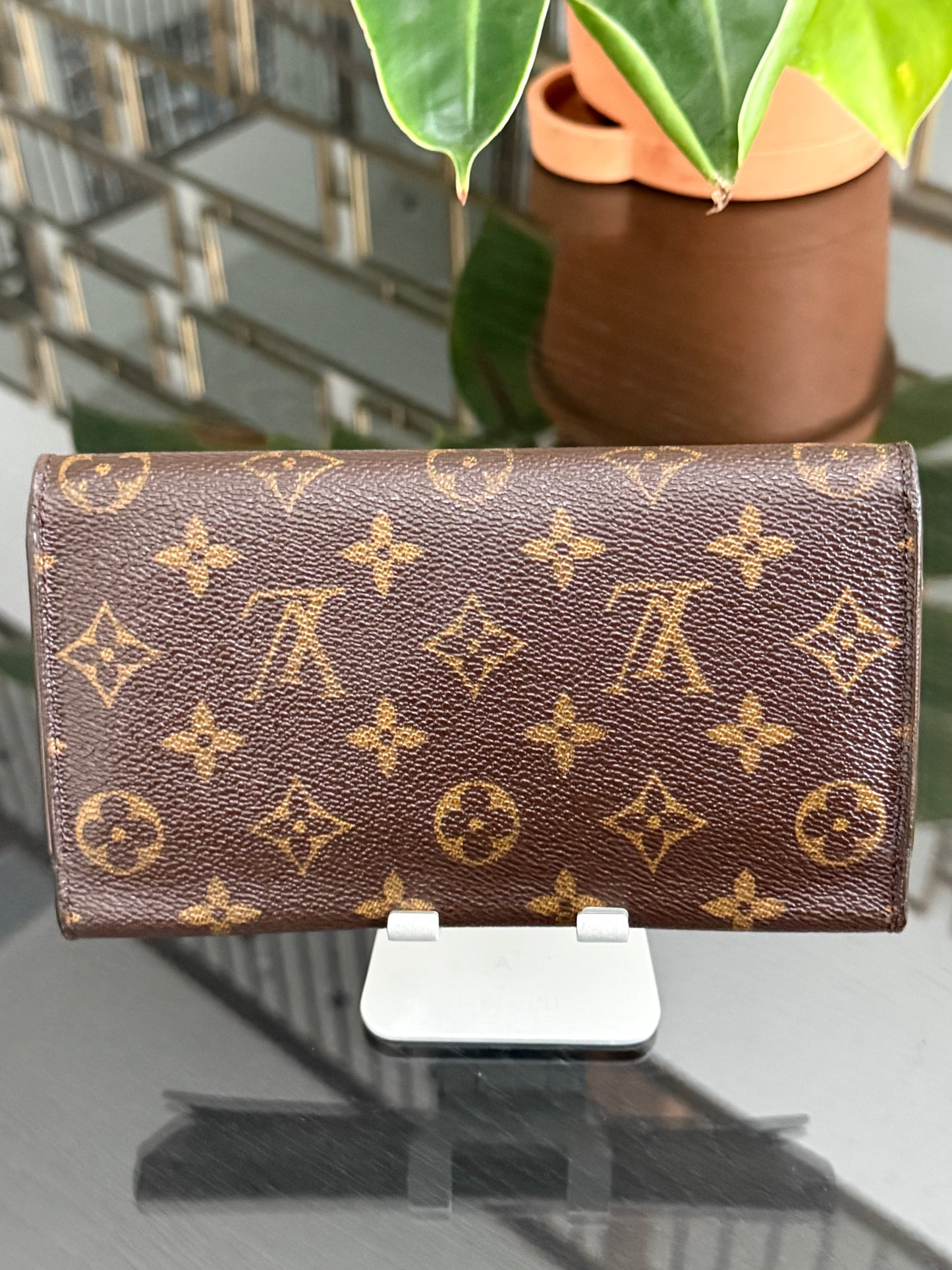 International Wallet in Monogram 🗓️ Year: 2001