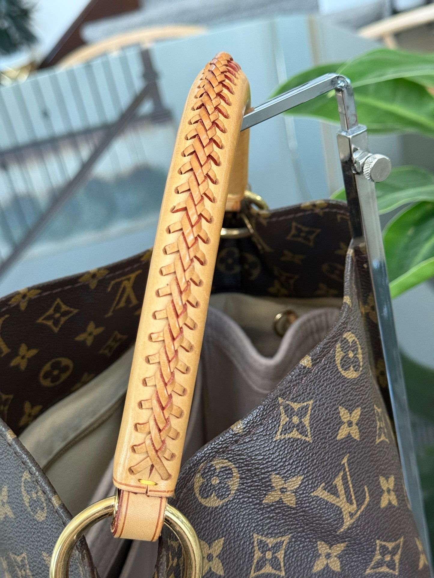 Artsy MM with Dustbag and Insert Organizer - ๐
Year: 2010