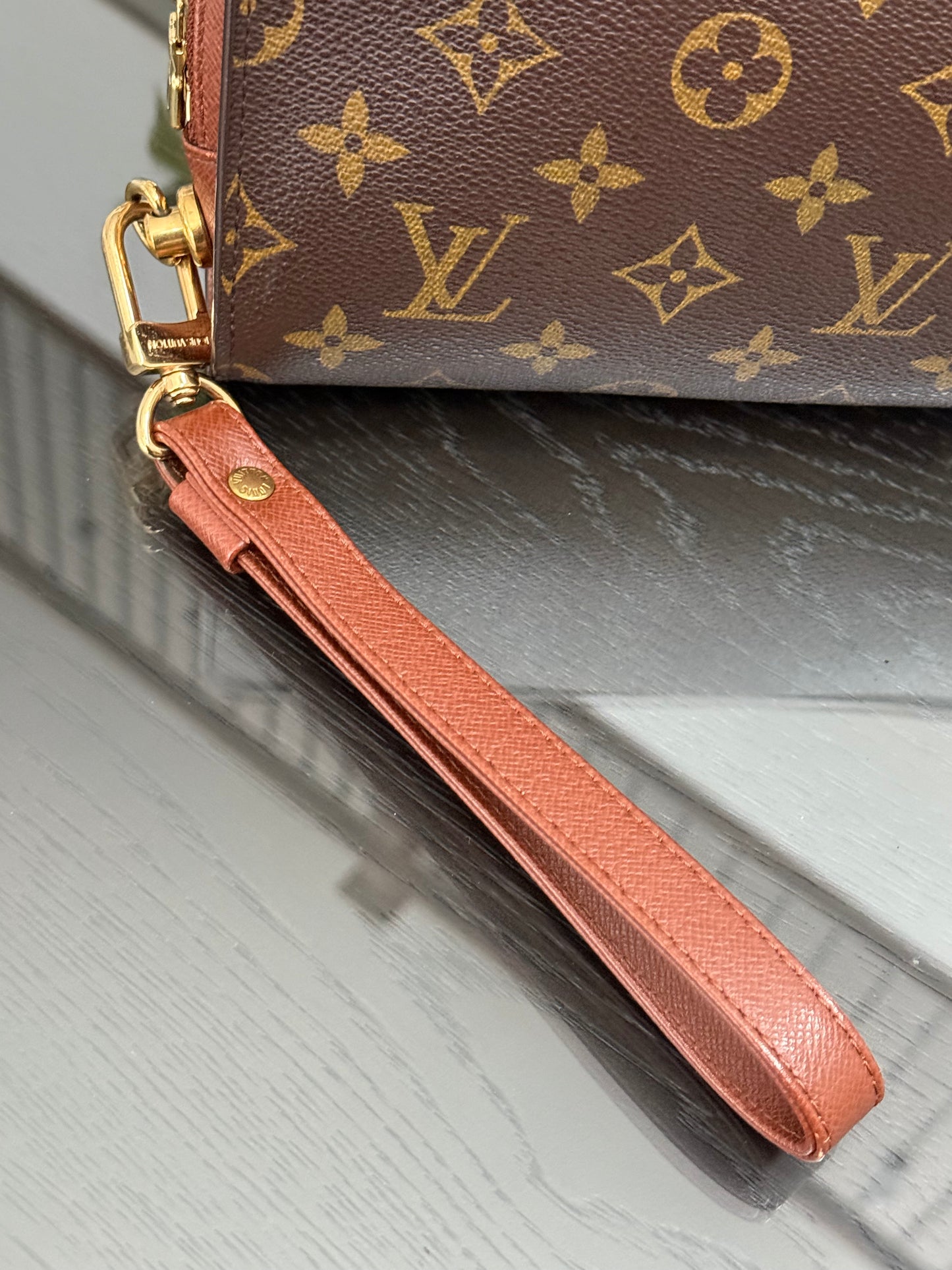 Orsay Clutch -
🗓️ Year: 2001