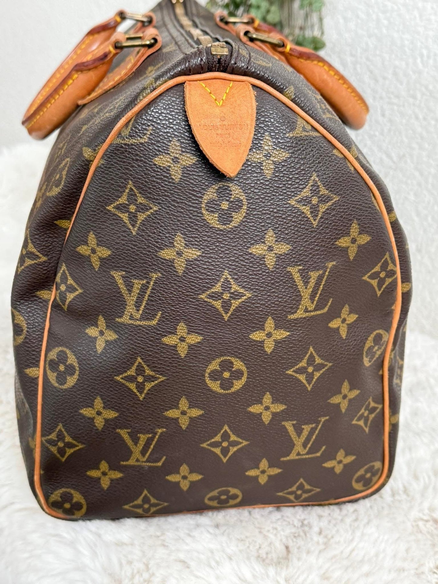 Speedy 35 with Insert Organizer - π
Year: 1989