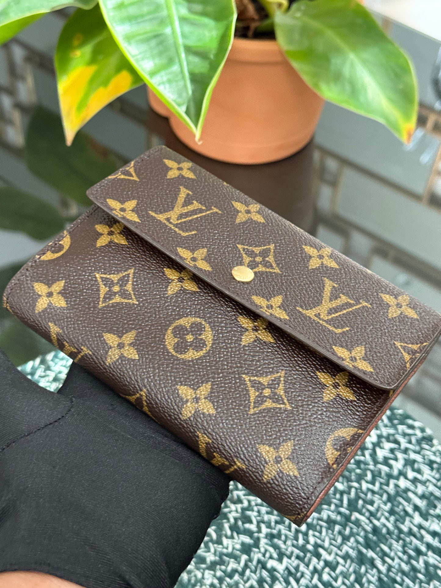 Etui Wallet Passport Holder in Monogram with 6 Cardholders ๐๏ธ Year: 1999