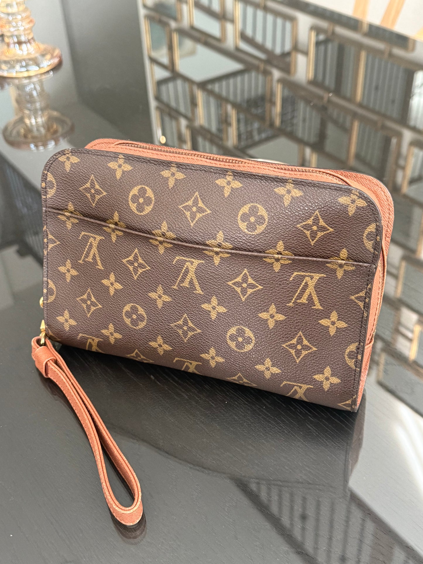 Orsay Clutch
๐๏ธ Year: 1995
