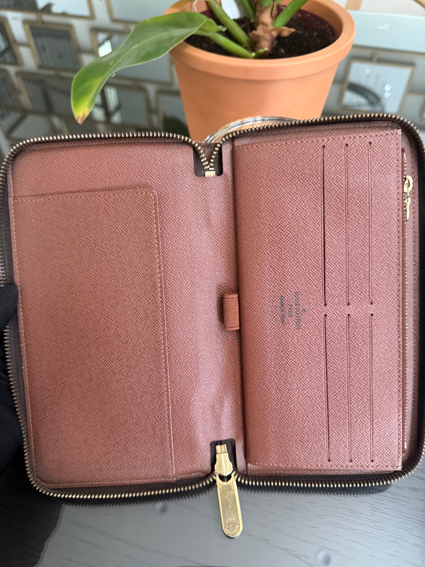Monogram Zippy Wallet Organizer with box and Paper bag 🗓️ Year: 2017