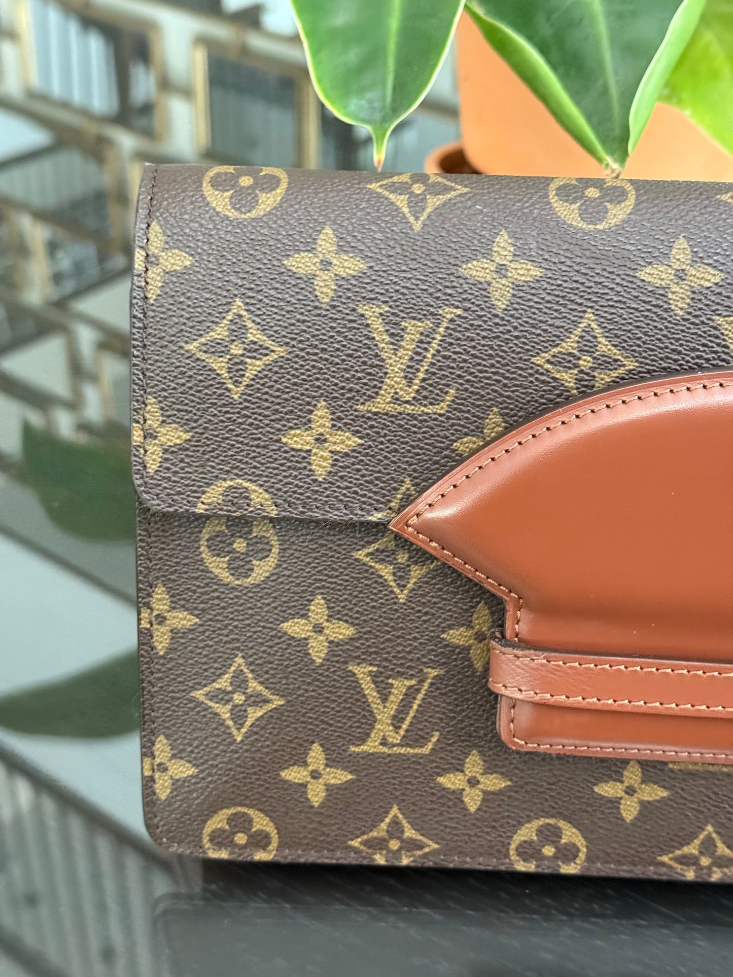 Chaillot Clutch w/ Dustbag 🗓️ Year: 1987