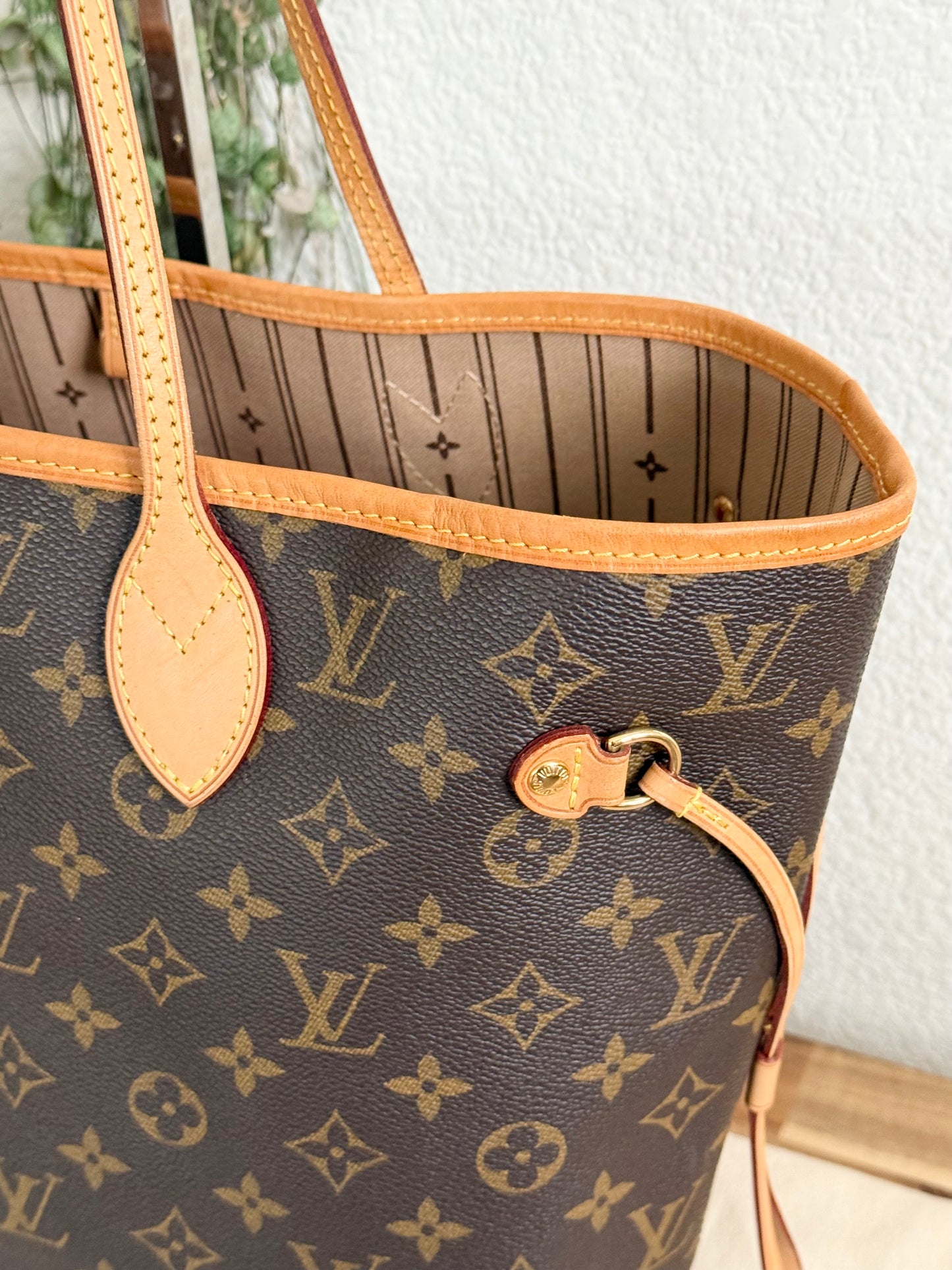 Neverfull MM with Dustbag and Insert Organizer -Year: 2012