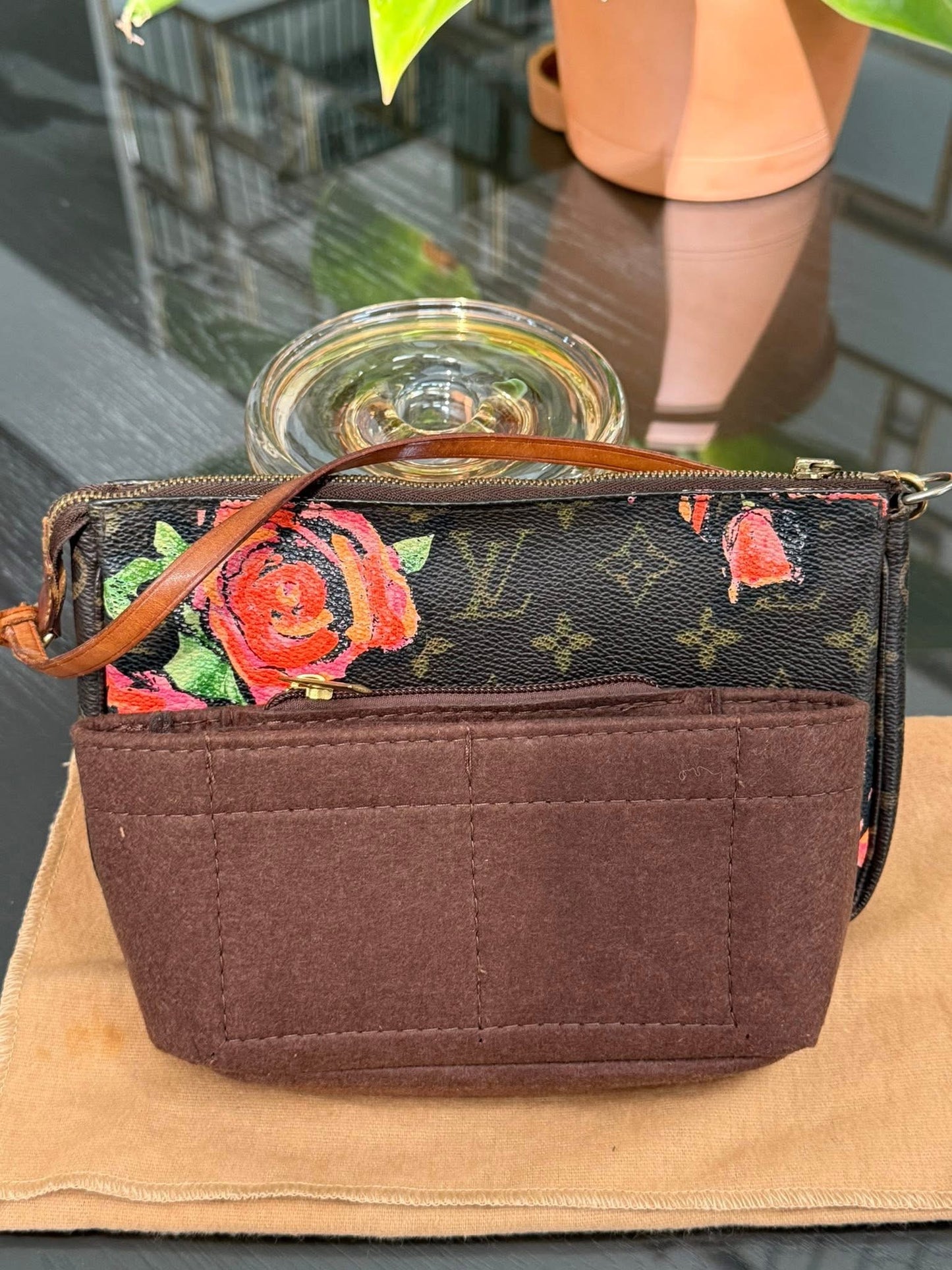 Monogram Roses Pochette Accessories with Dustbag and Paper bag ๐
Year: 2008